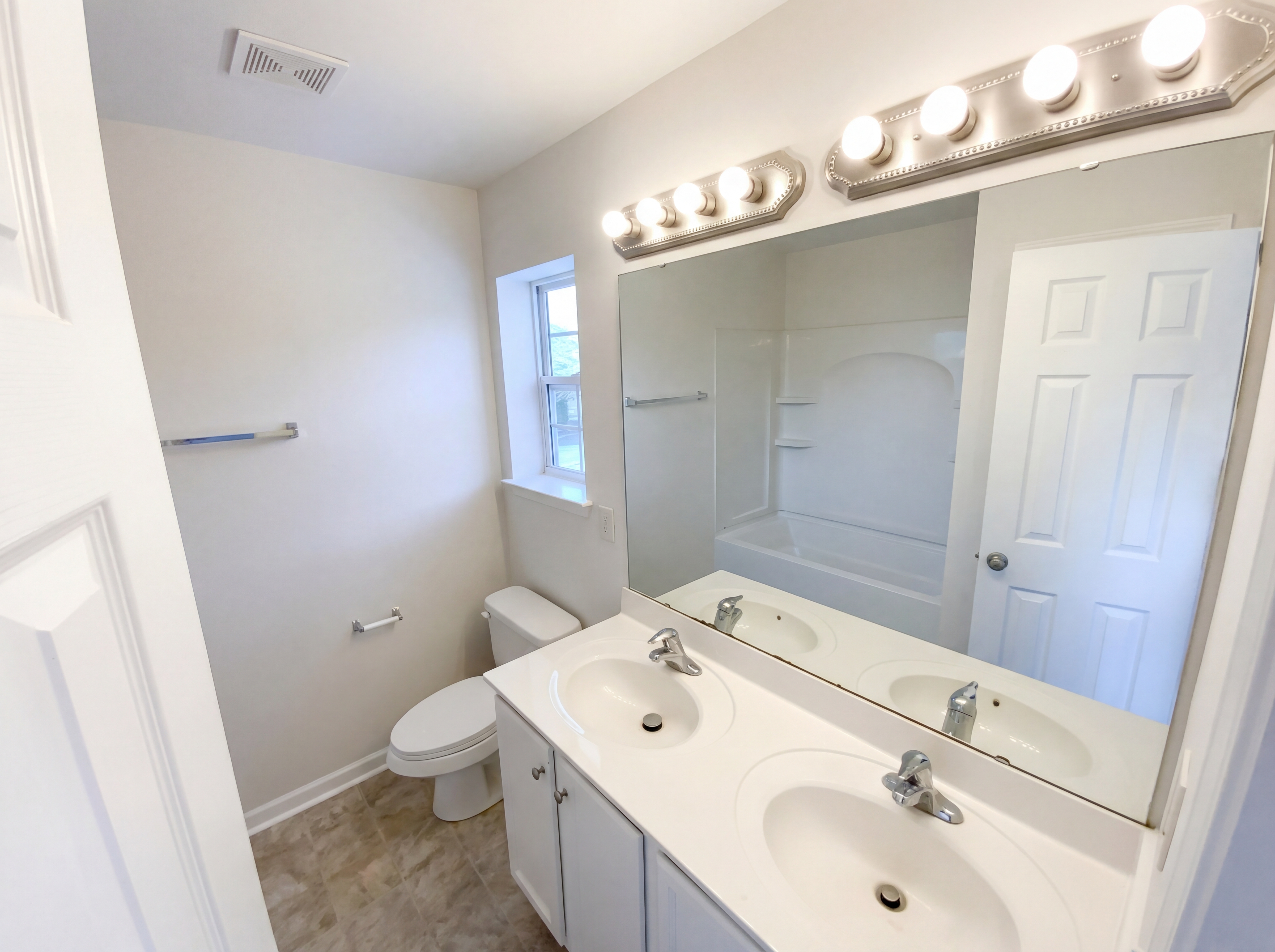 Photo 17 of 21 of 474 Saratoga Ct, Winston Salem, NC