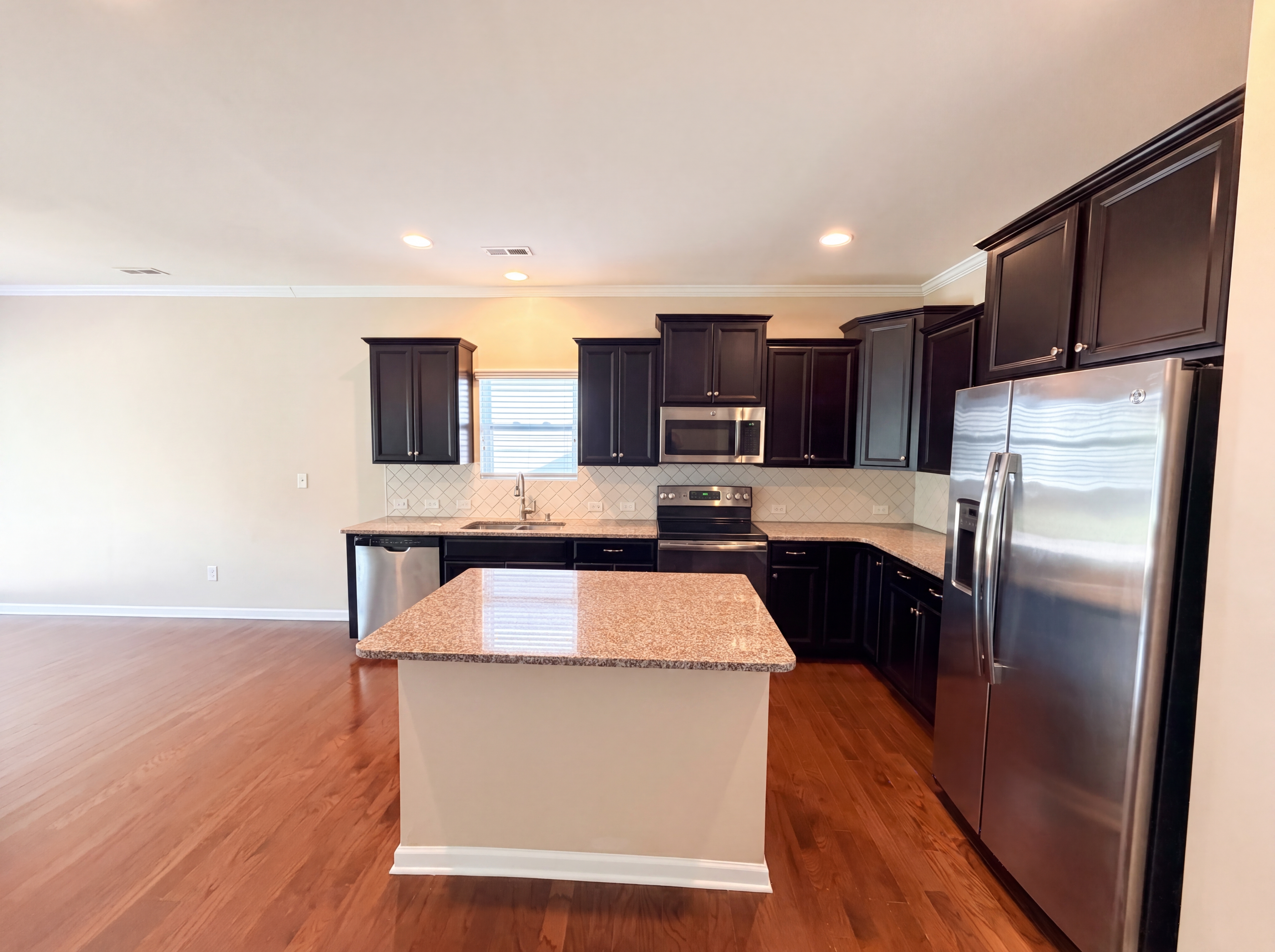 Photo 2 of 20 of 7110 Strawberry Fields Ln, Charlotte, NC