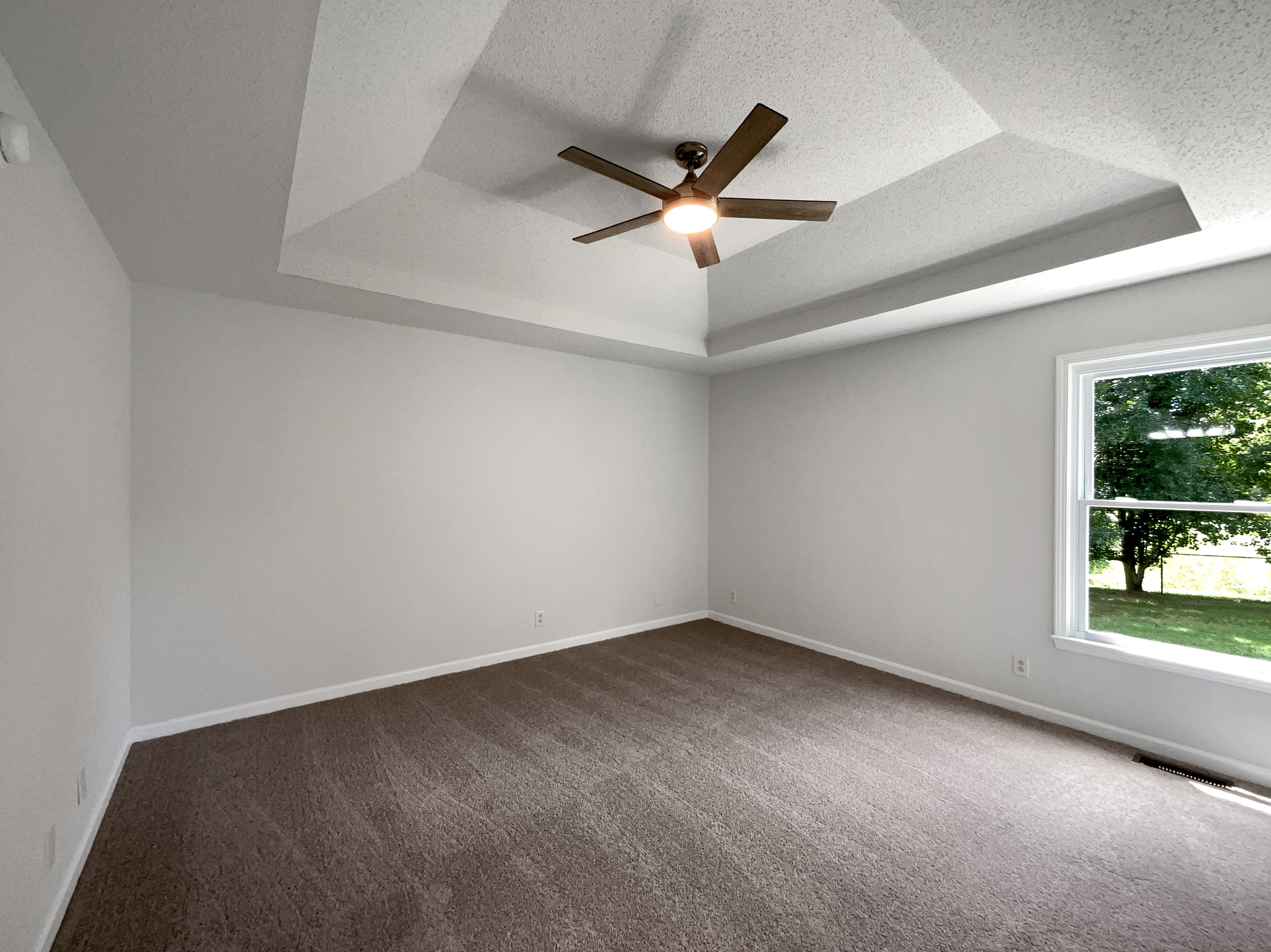 Photo 5 of 21 of 238 Windmeade Cir, Clarksville, TN