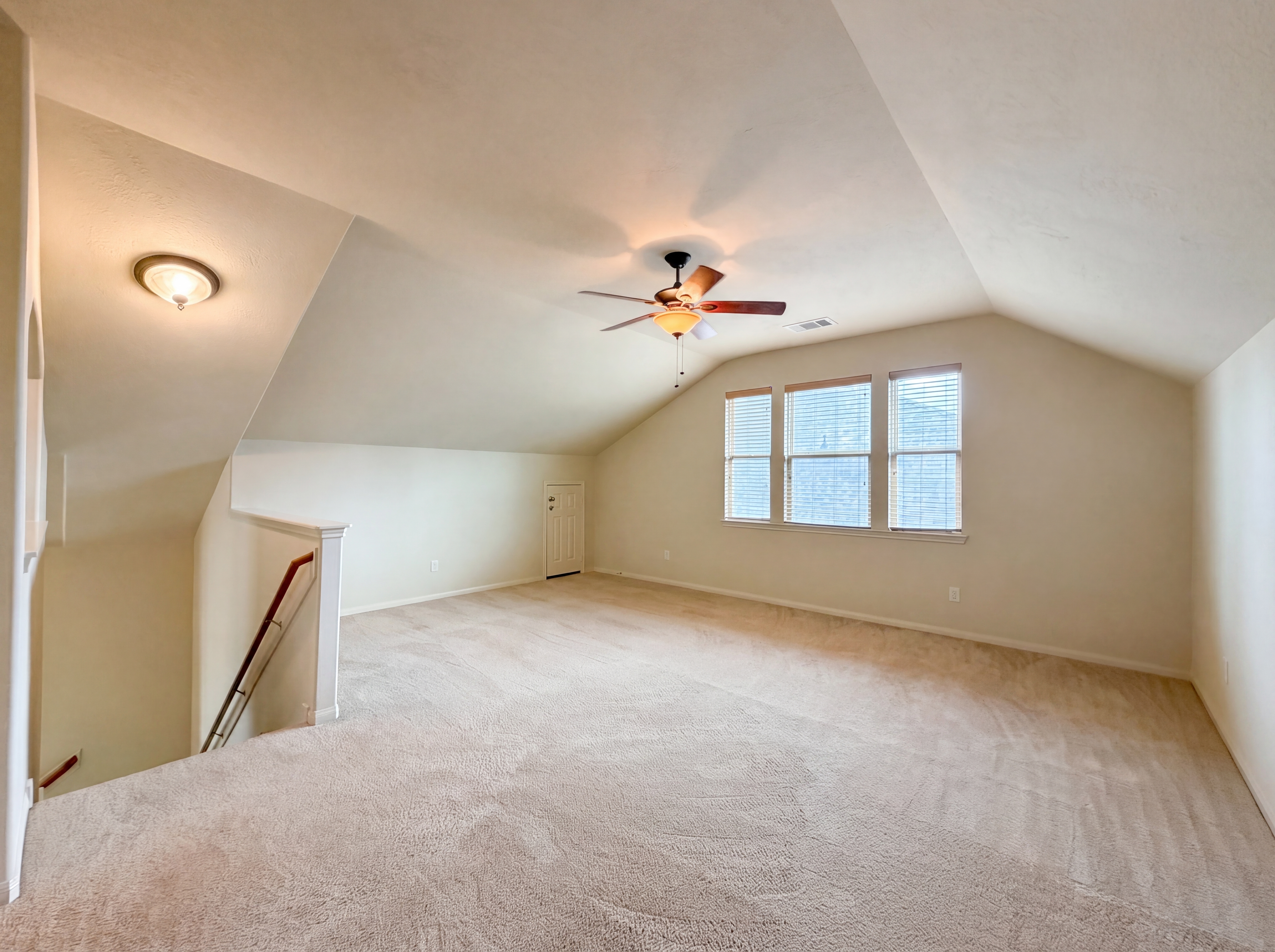 Photo 13 of 25 of 4710 Autumn Pine Ln, Houston, TX