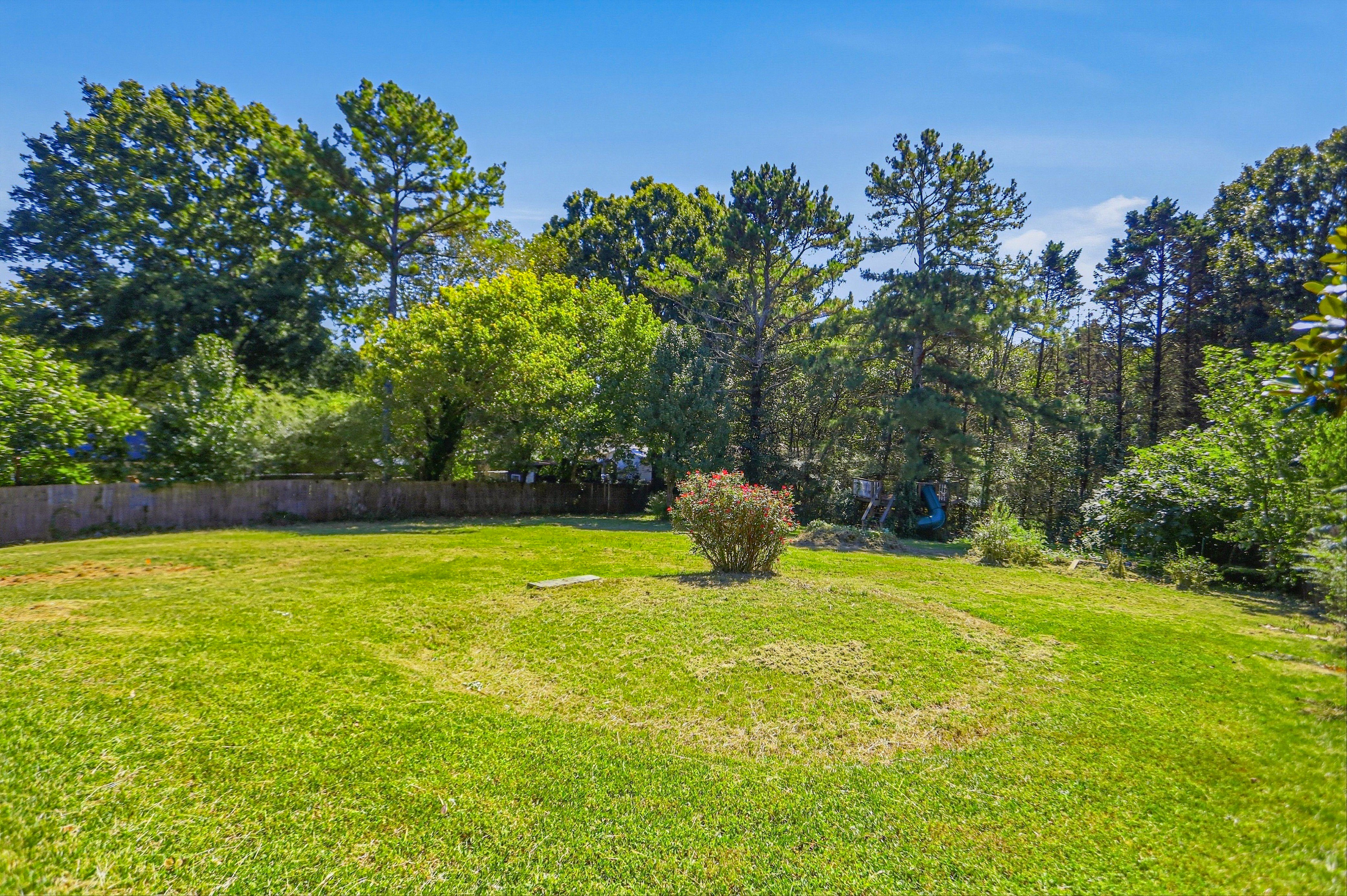 Photo 17 of 19 of 3841 Lavilla Dr, Powder Springs, GA
