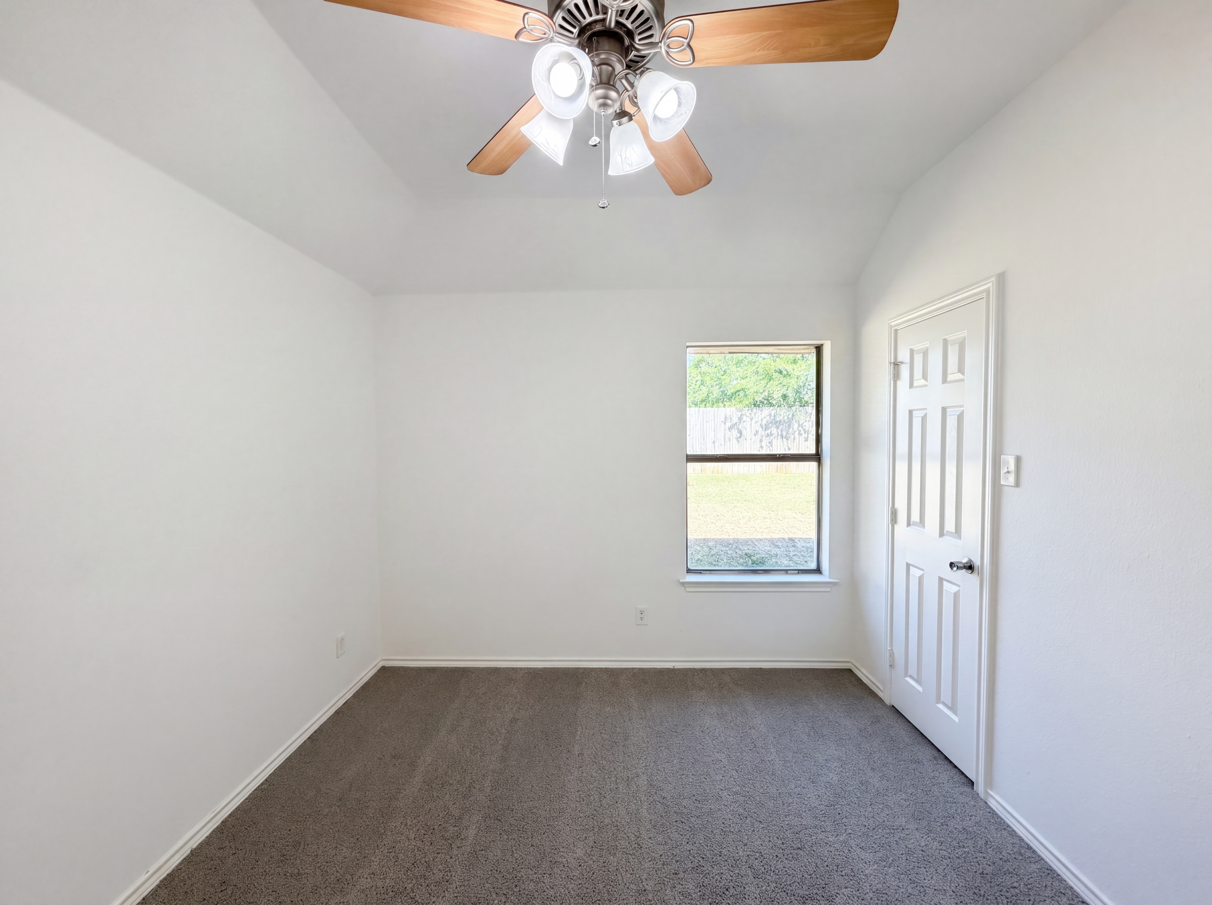 Photo 14 of 20 of 4617 Deal Dr, Fort Worth, TX