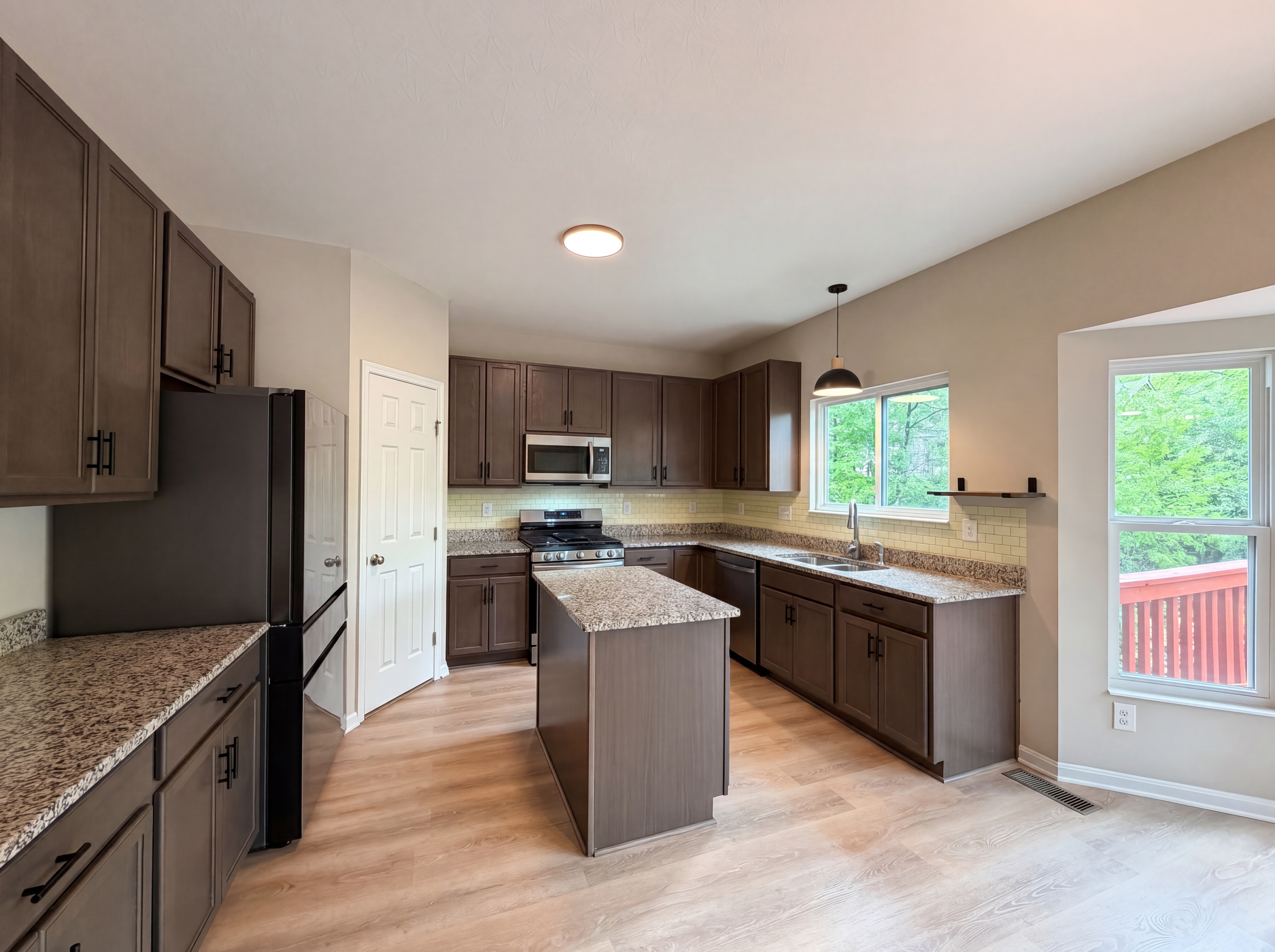 Photo 2 of 32 of 4189 Black Bear Dr, Lebanon, OH