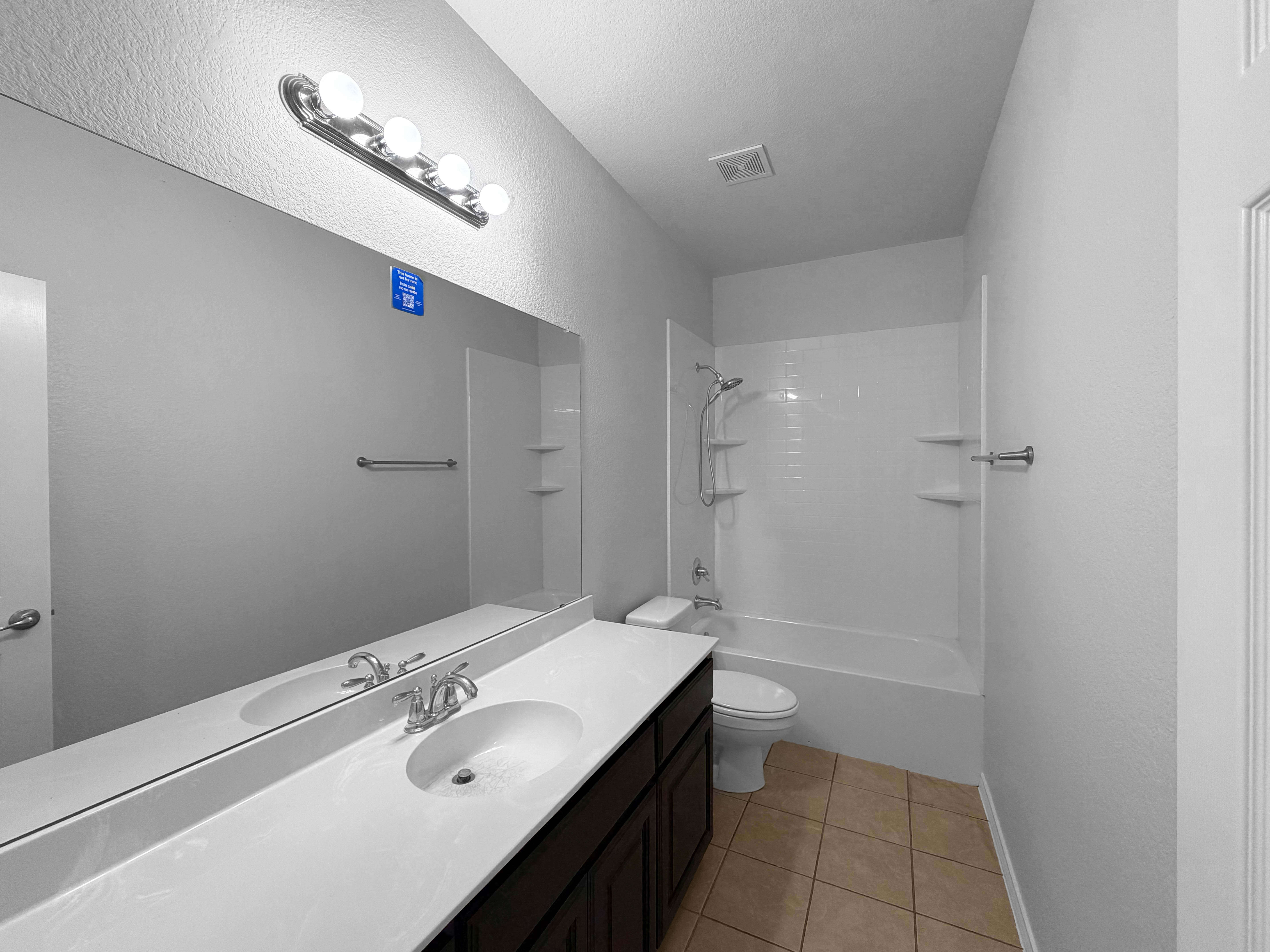Photo 12 of 21 of 10036 Red Bluff Ln, Fort Worth, TX