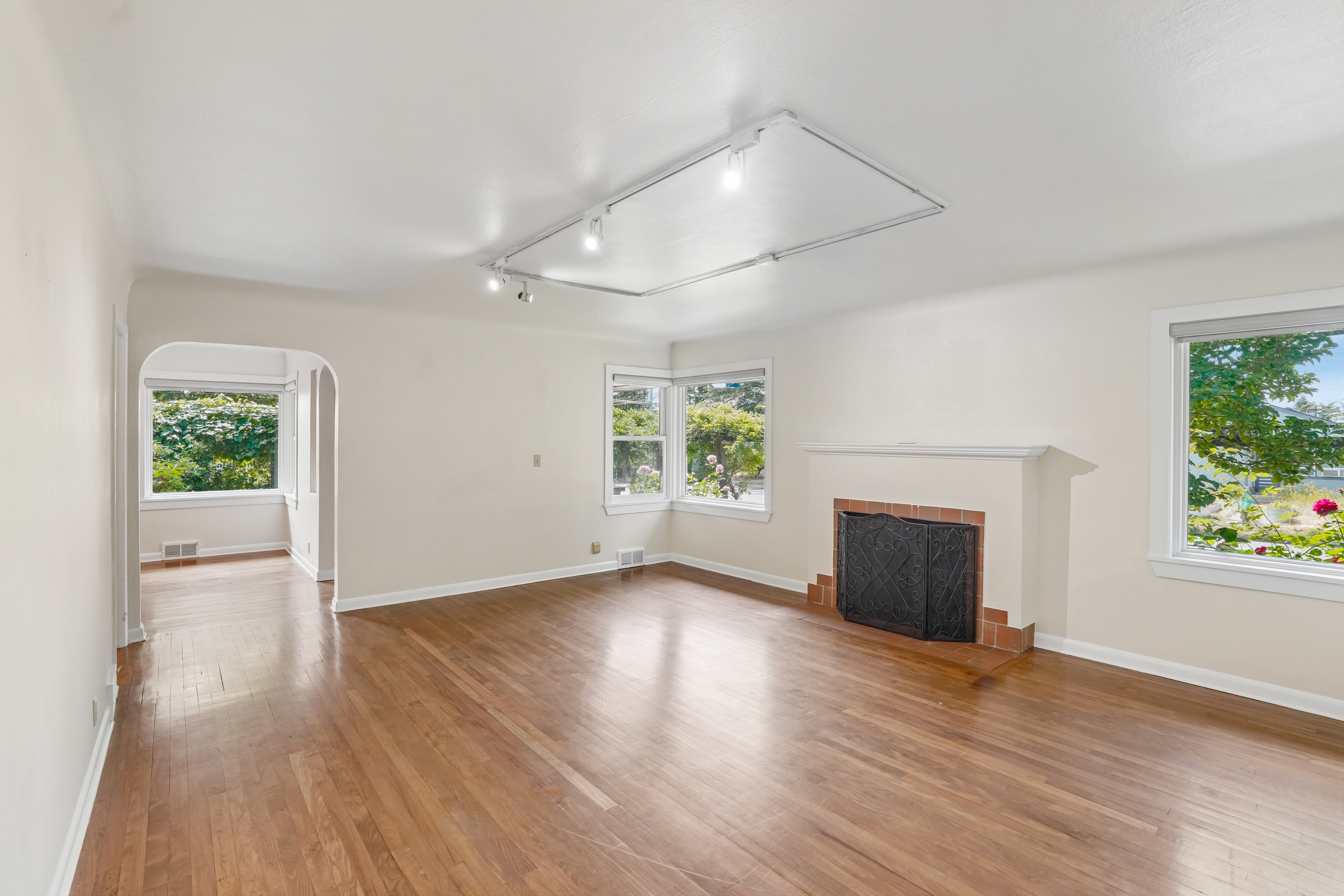 Photo 3 of 44 of 3004 SW Barton St, Seattle, WA
