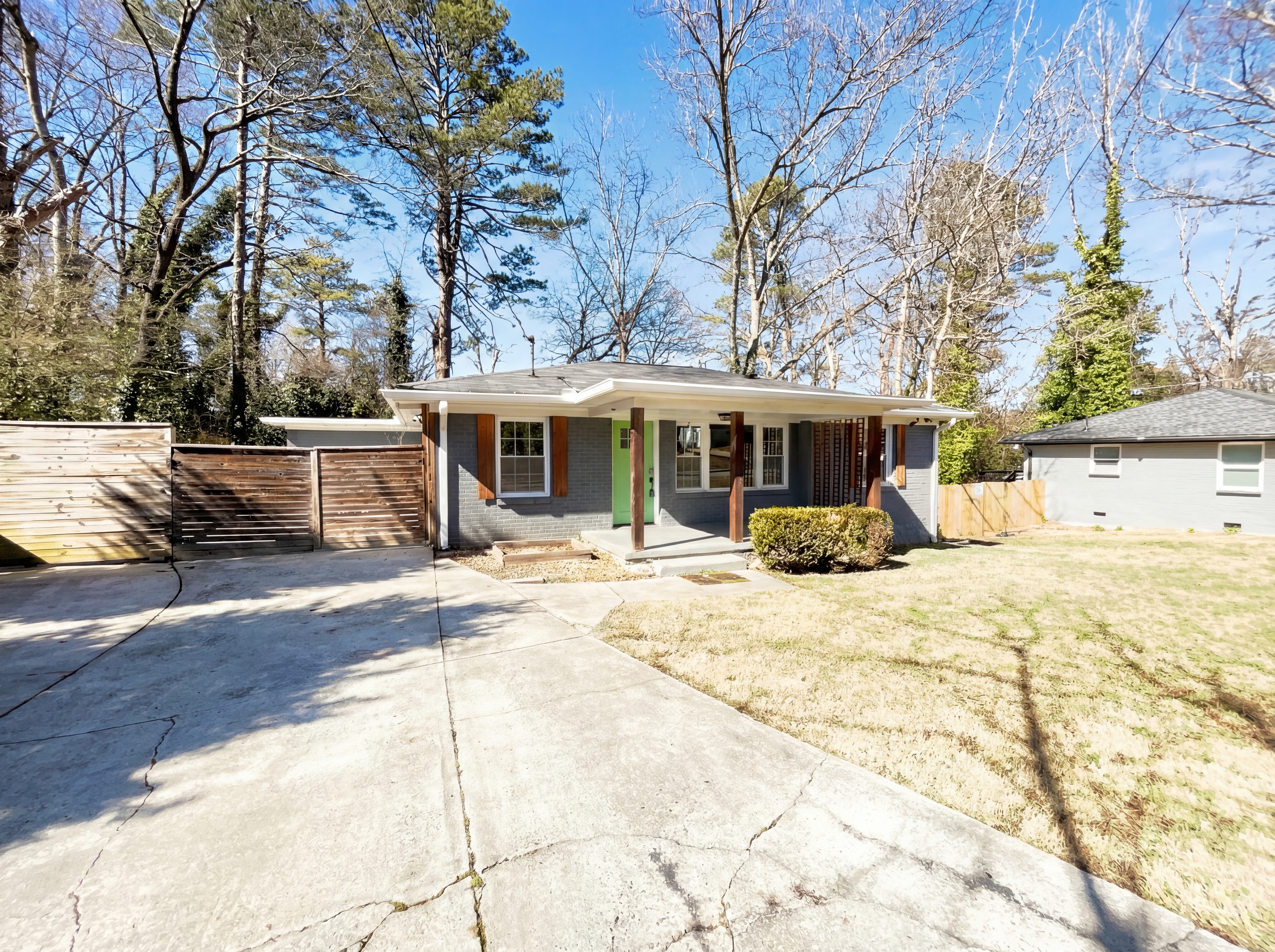 Photo 9 of 21 of 2797 Gresham Rd SE, Atlanta, GA