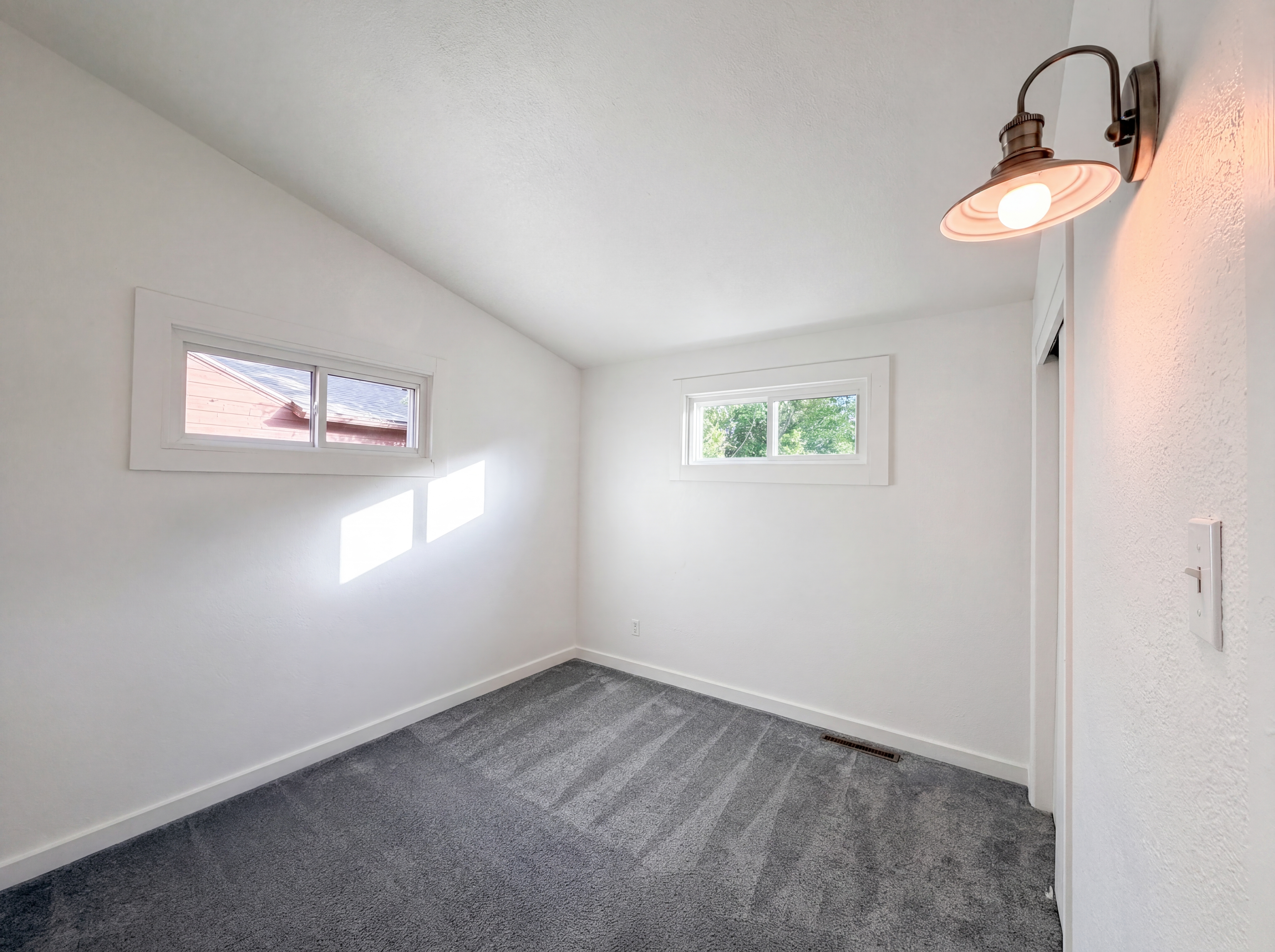 Photo 8 of 16 of 433 Sunnyside Ln, Longmont, CO