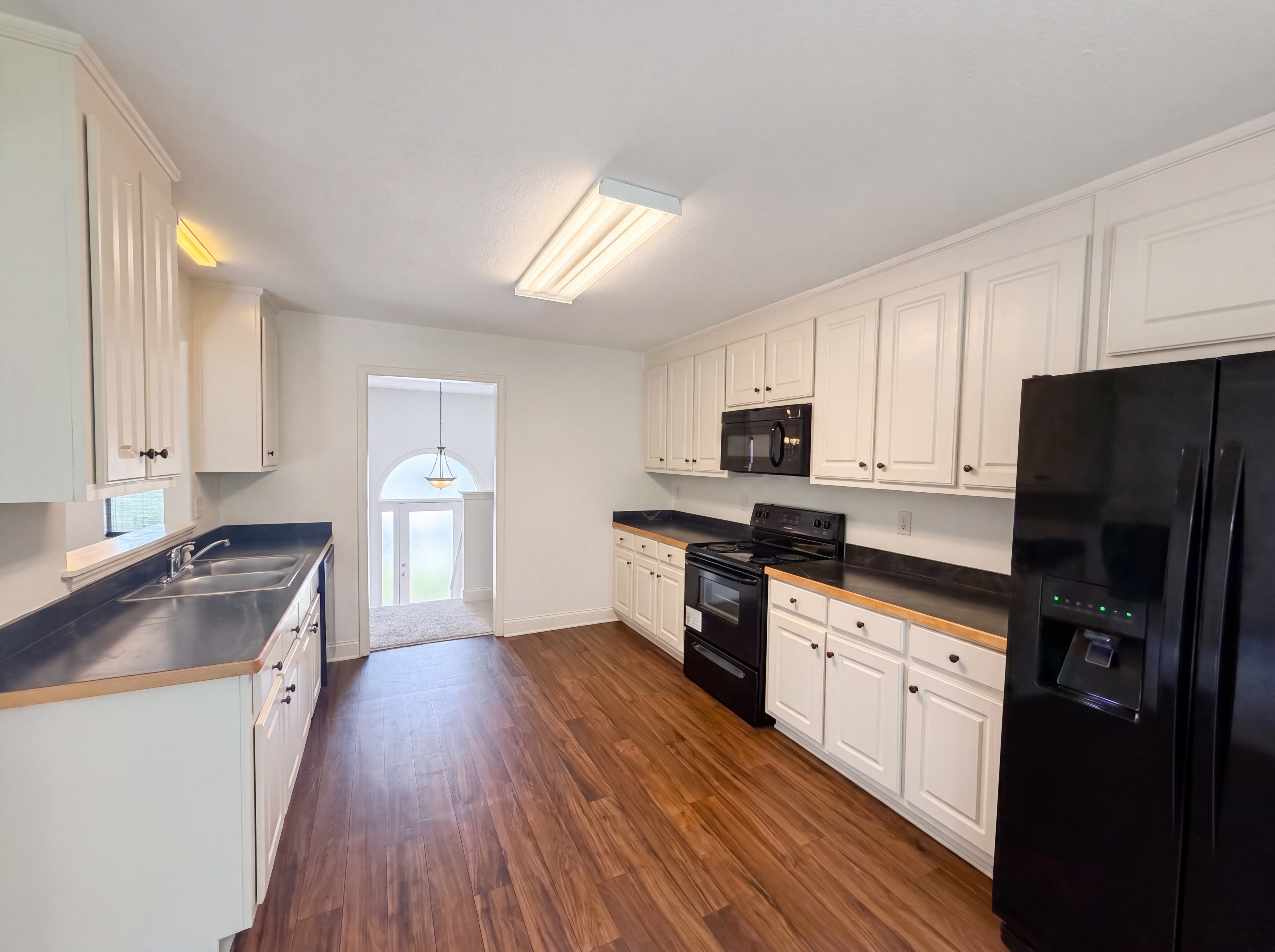 Photo 9 of 28 of 2721 Berkshire Dr, Winder, GA