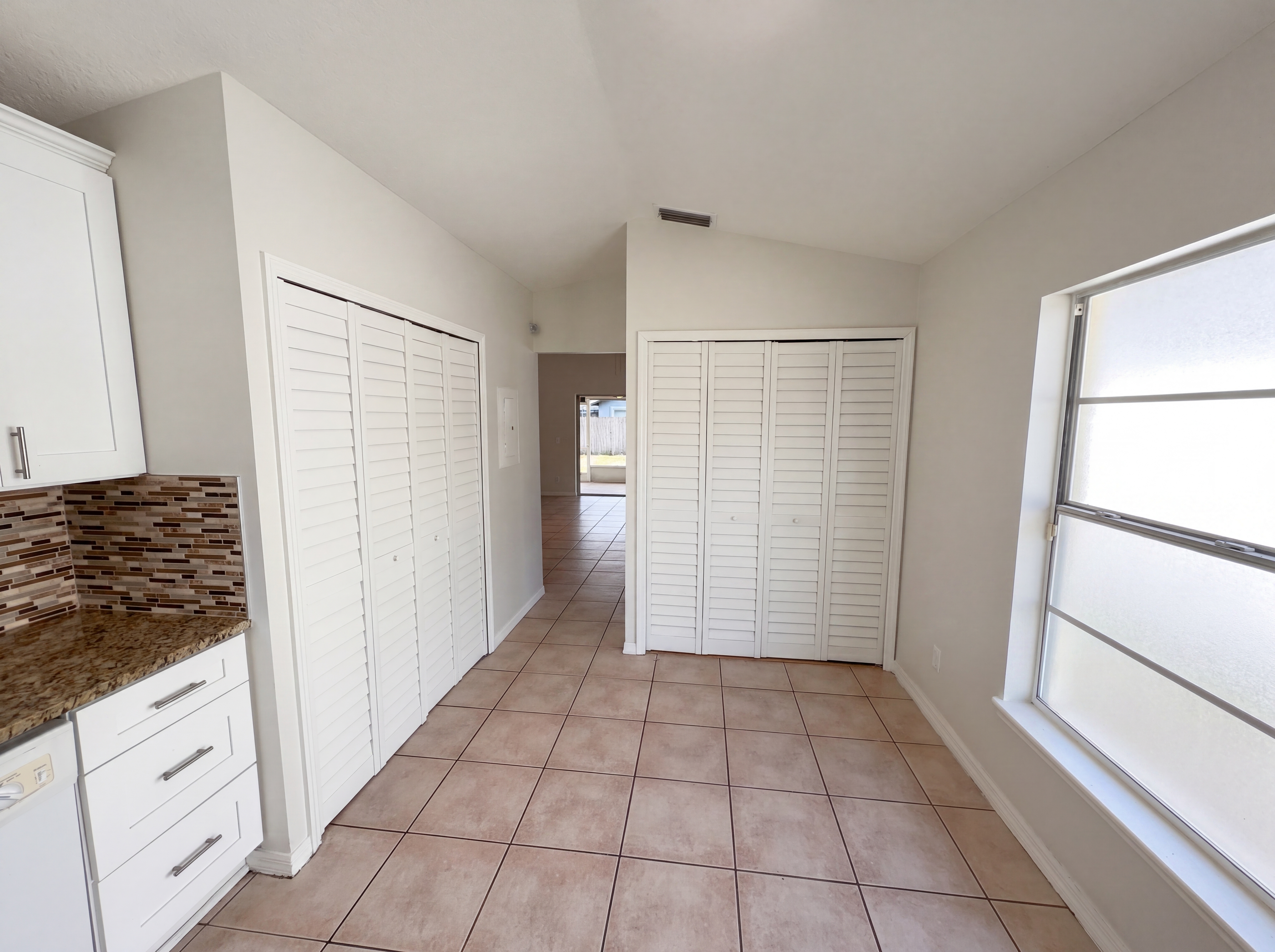 Photo 10 of 21 of 9814 Dean Cove Ln, Orlando, FL