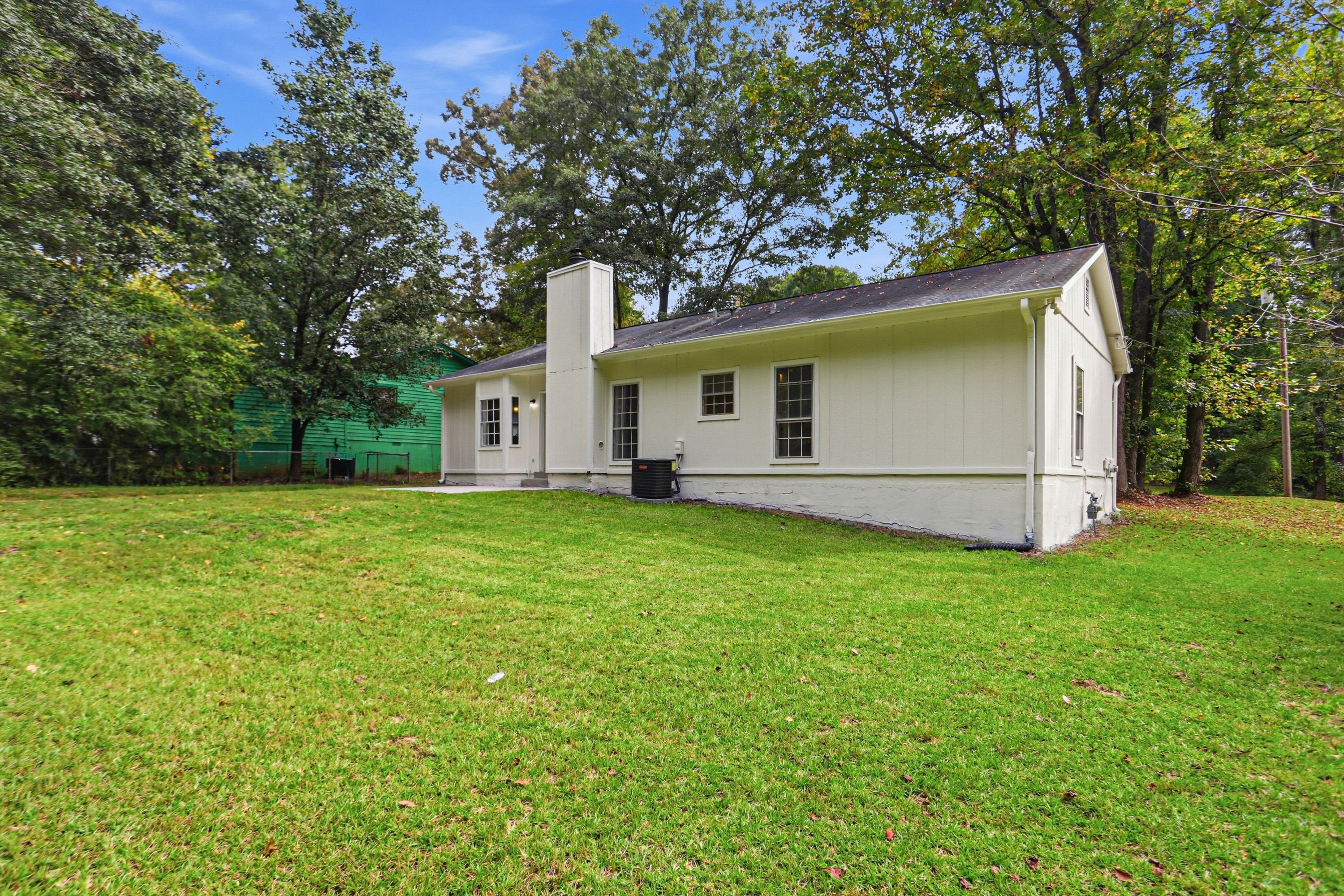 Photo 29 of 31 of 6379 Leverett Dr, Lithonia, GA