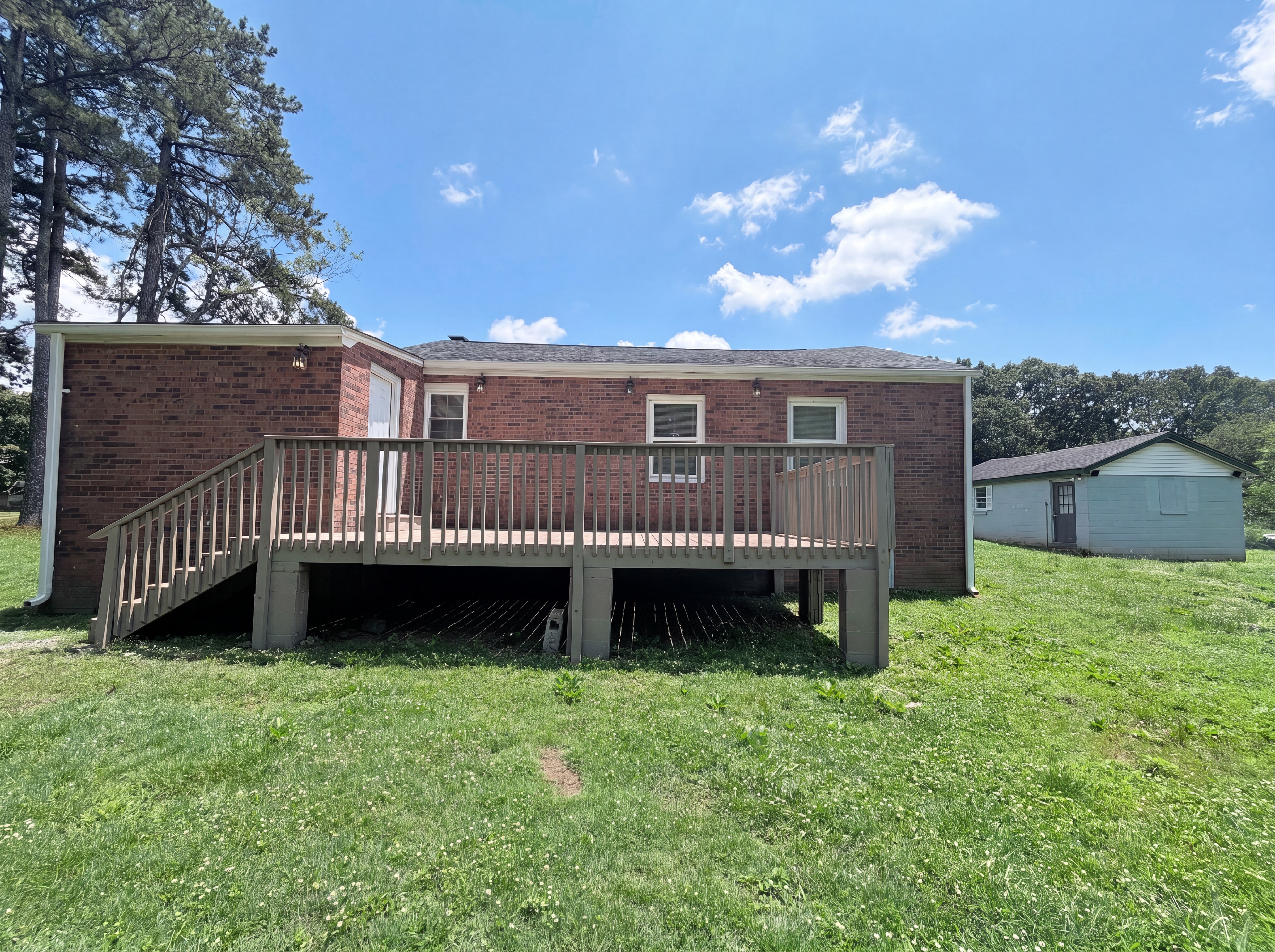 Photo 5 of 16 of 206 Lilly St, Cherryville, NC
