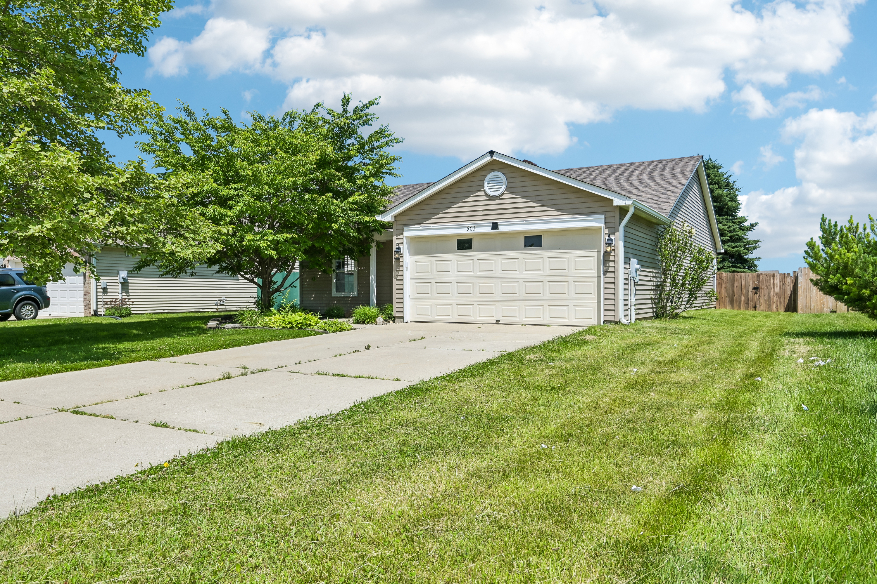 Photo 16 of 36 of 503 Bourneside Dr, Greenfield, IN