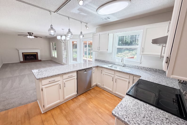 Property photo 2 of 1197 Parkwood Chase NW