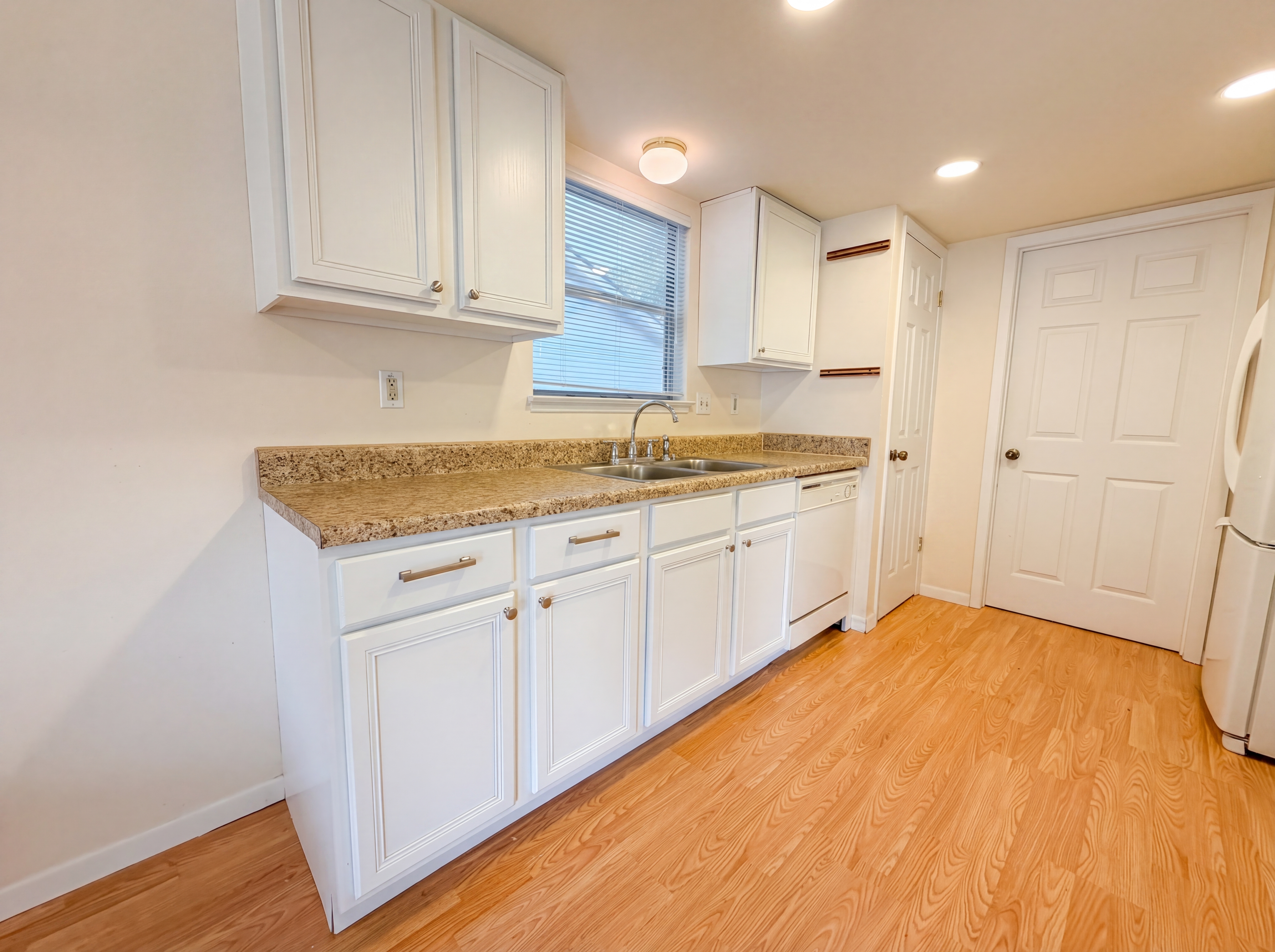 Photo 7 of 17 of 528 Pecan Dr, Schertz, TX