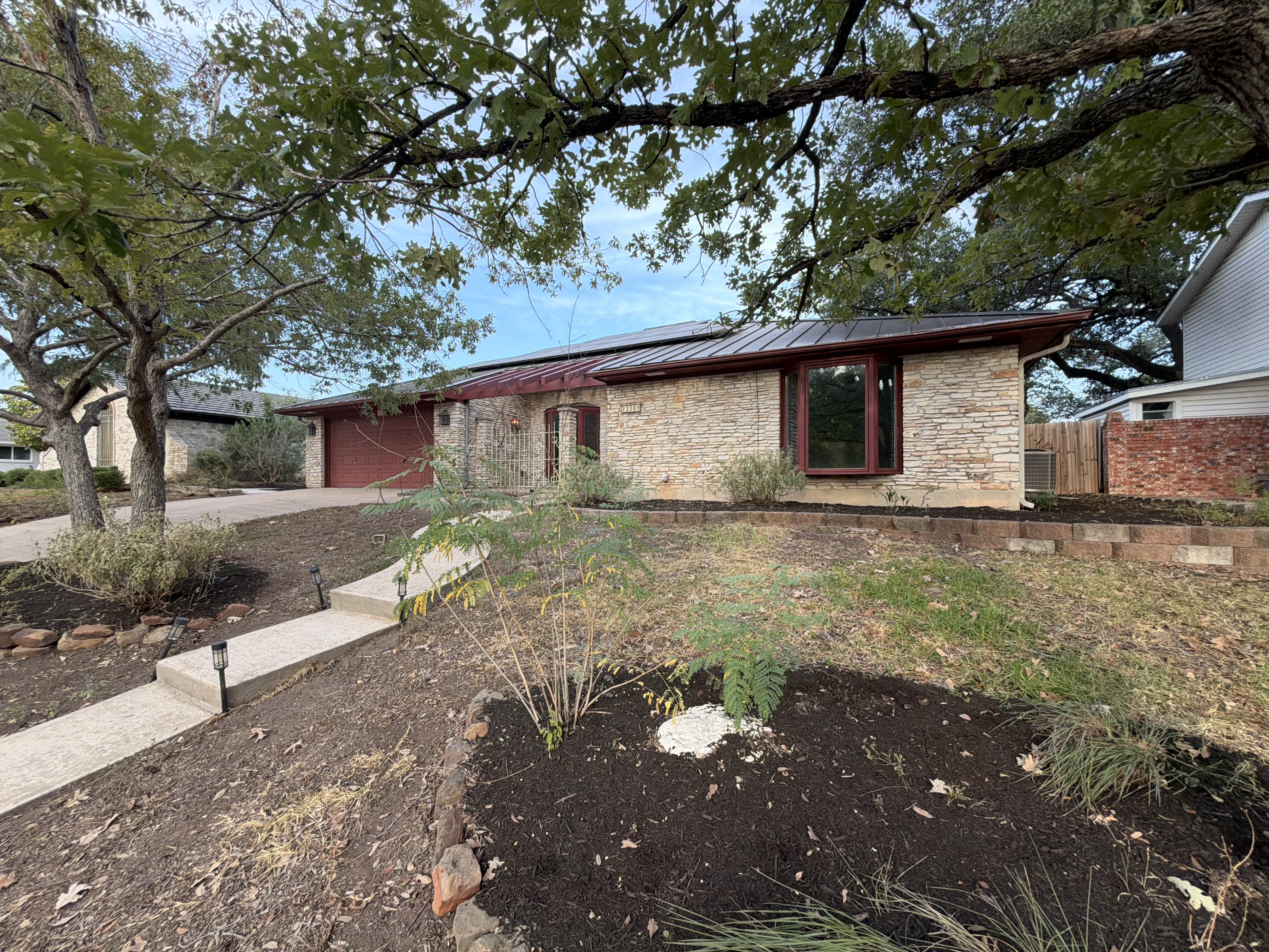 Photo 6 of 33 of 12309 Indian Mound Dr, Austin, TX