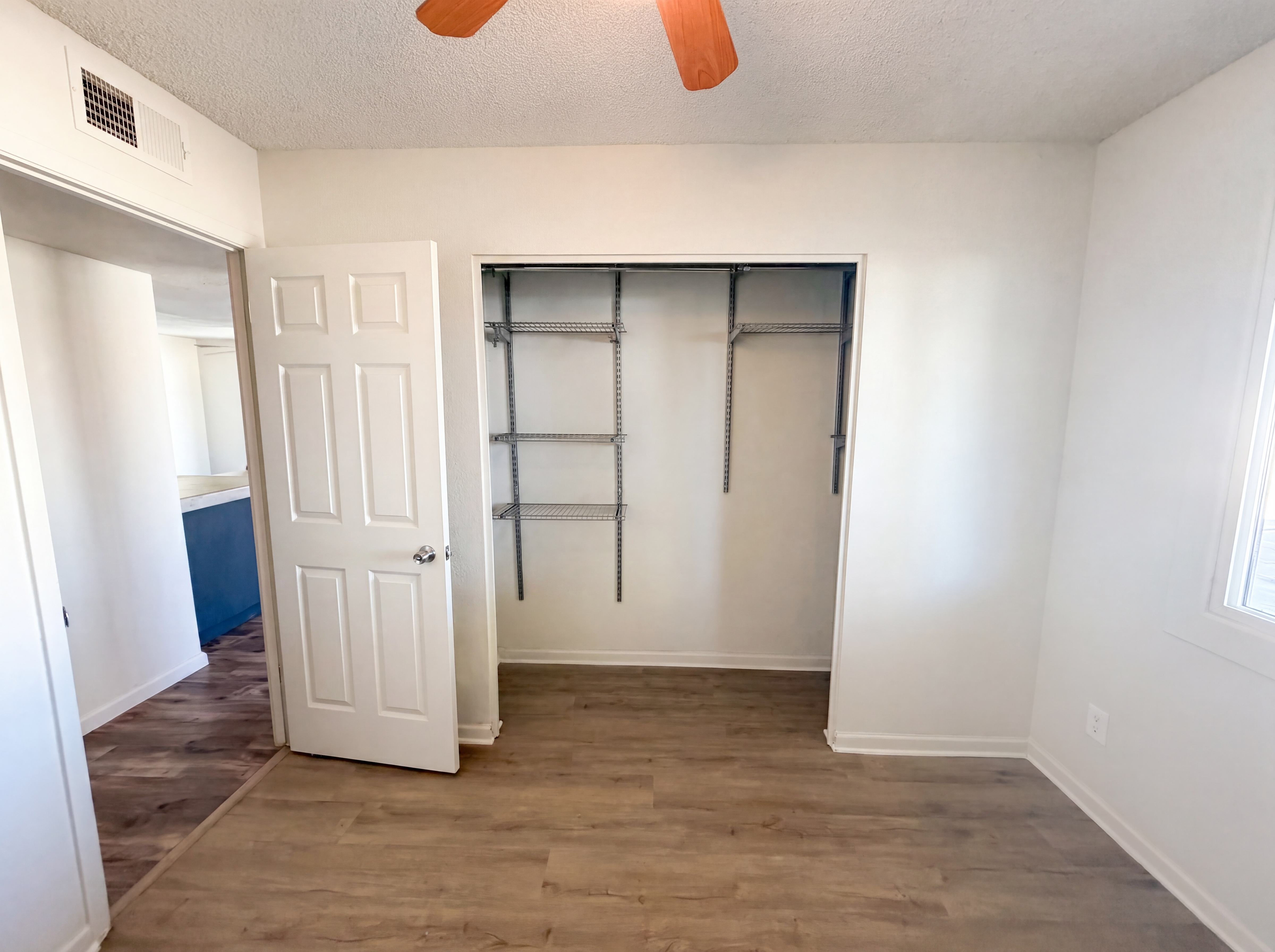 Photo 11 of 22 of 3265 W Mauna Loa Ln, Phoenix, AZ