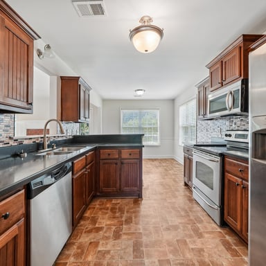 Property photo 2 of 70 Feldspar Dr