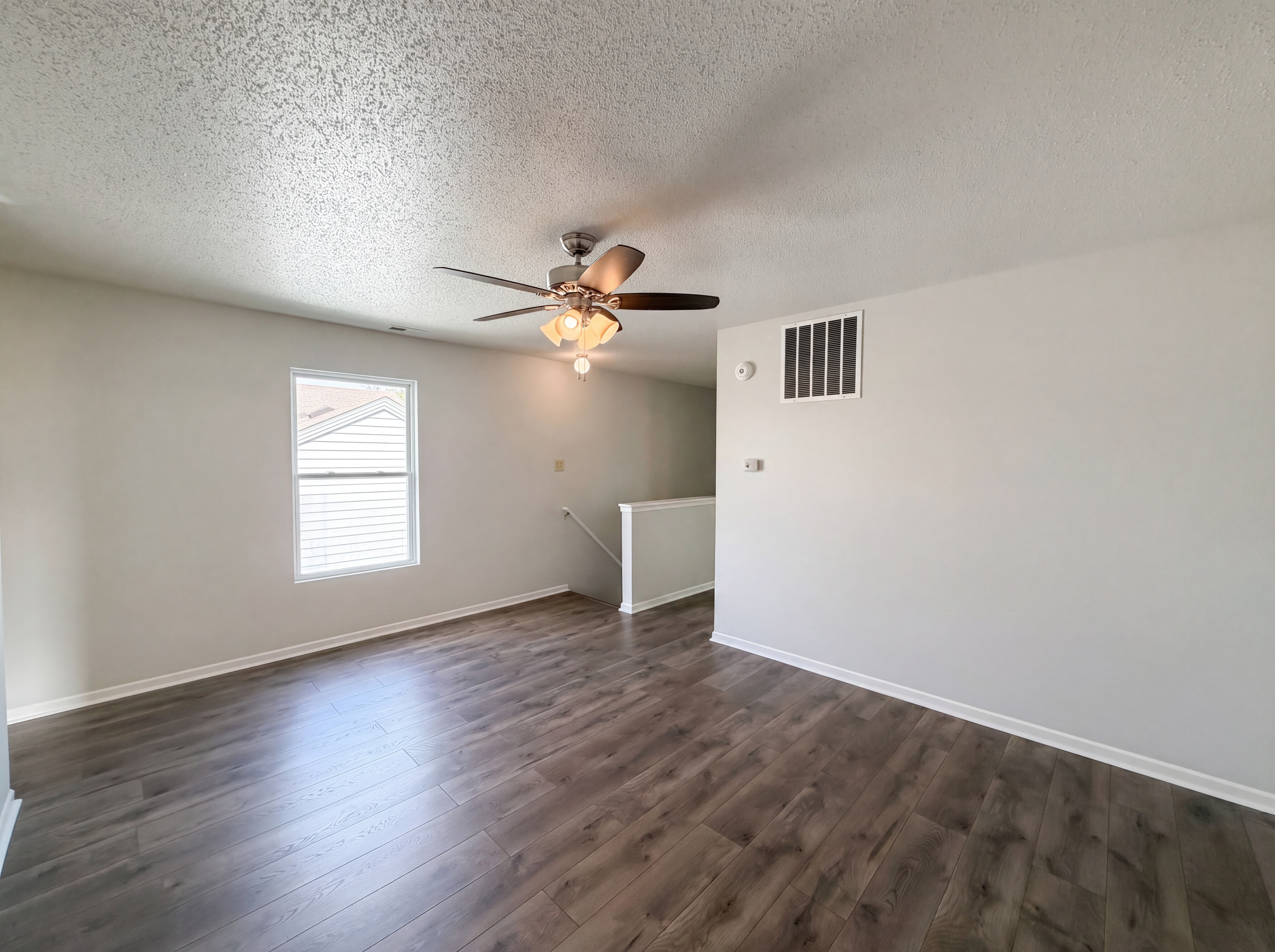 Photo 11 of 17 of 925 Harbon Dr, Franklin, IN