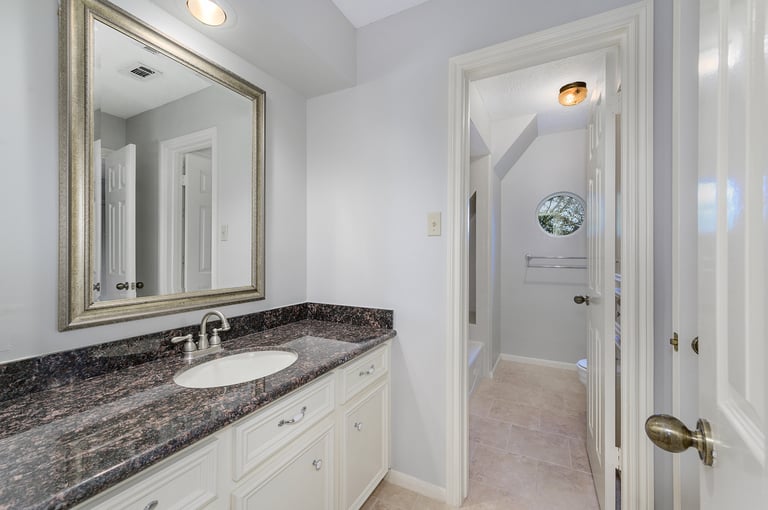 Photo 16 of 17 - 16711 Wimbledon Forest Dr, Spring, TX 77379