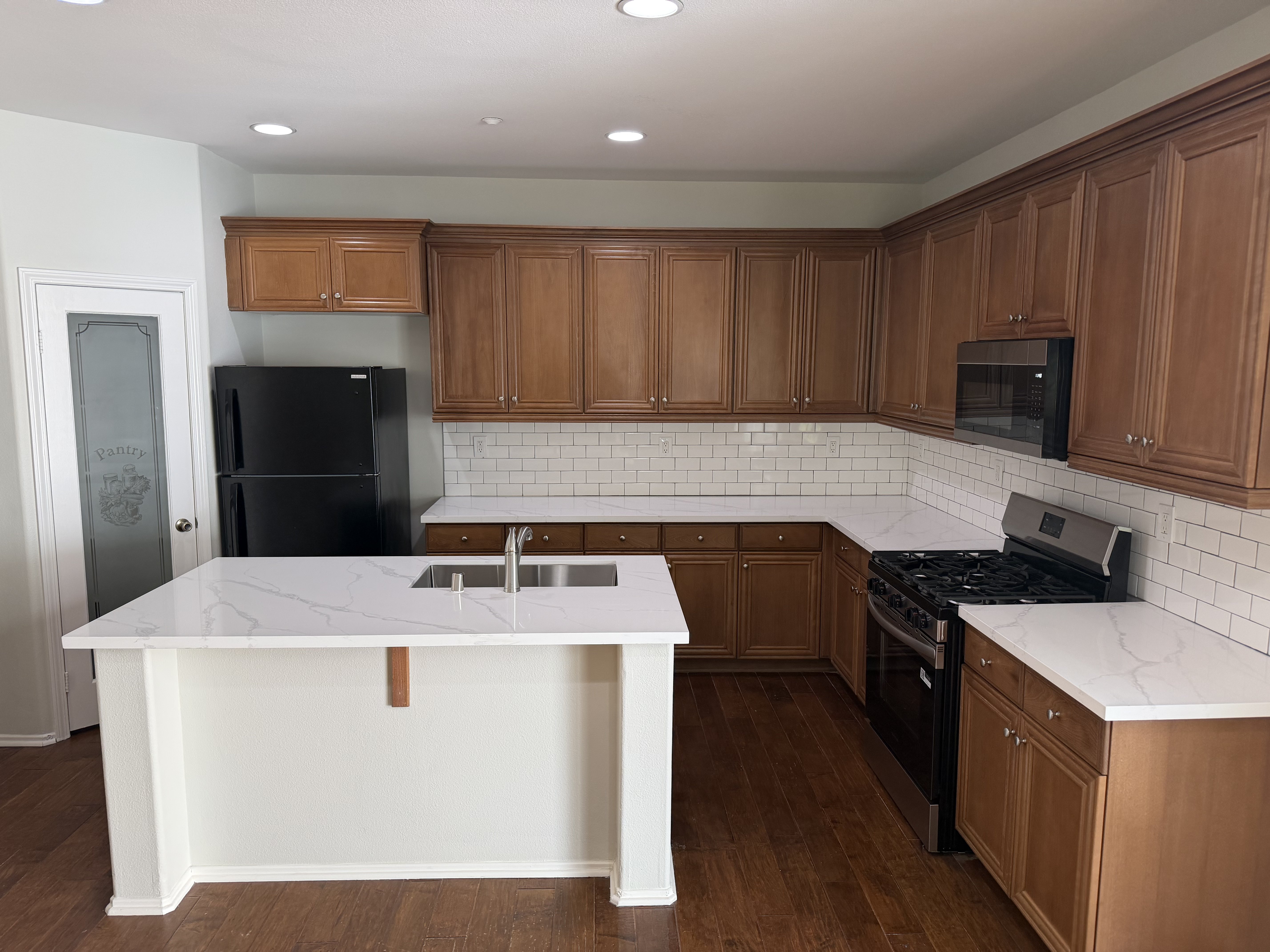 Photo 6 of 30 of 1747 Palermo Dr, Riverside, CA