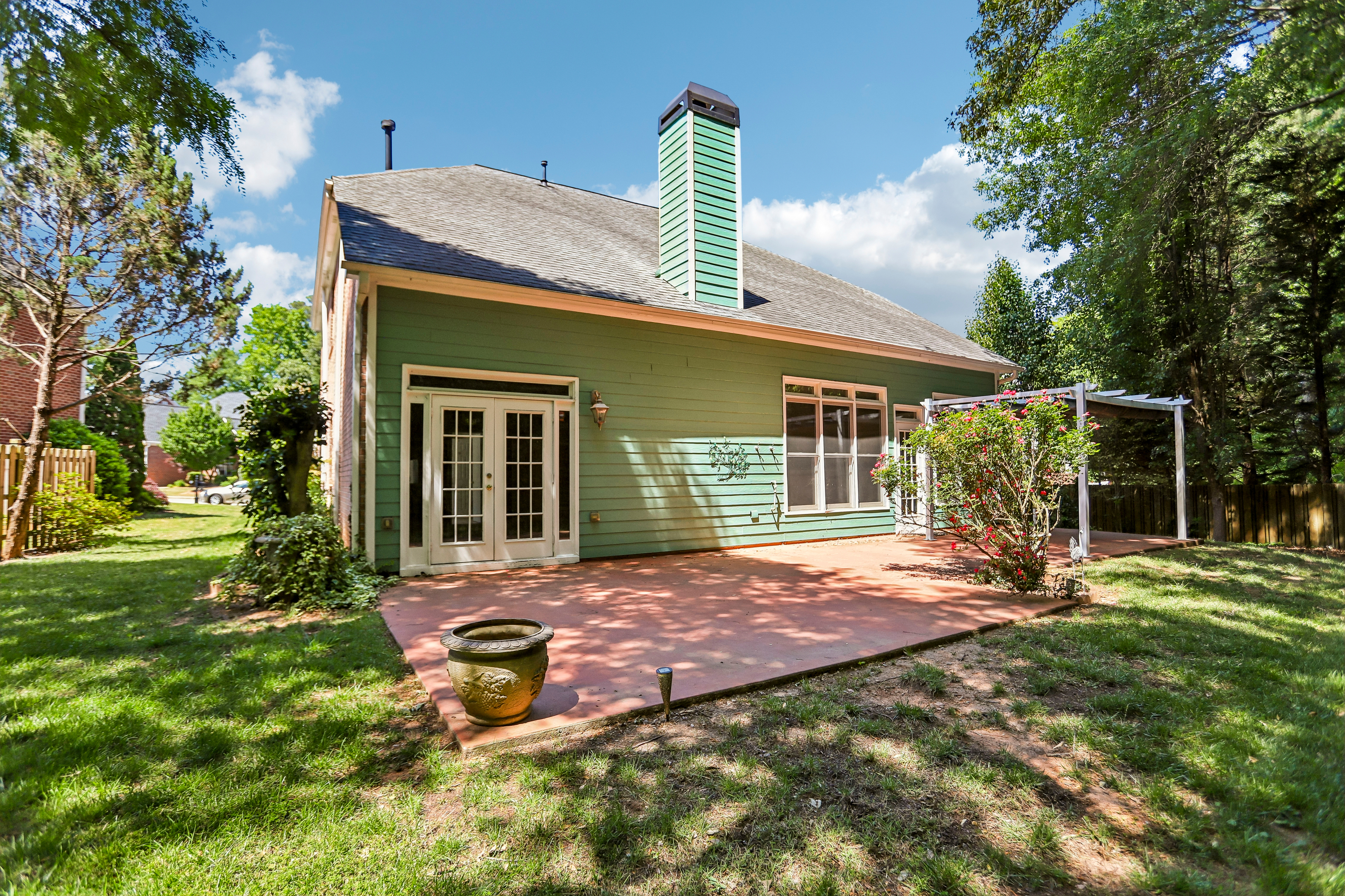 Photo 12 of 38 of 3054 Montclair Cir SE, Smyrna, GA