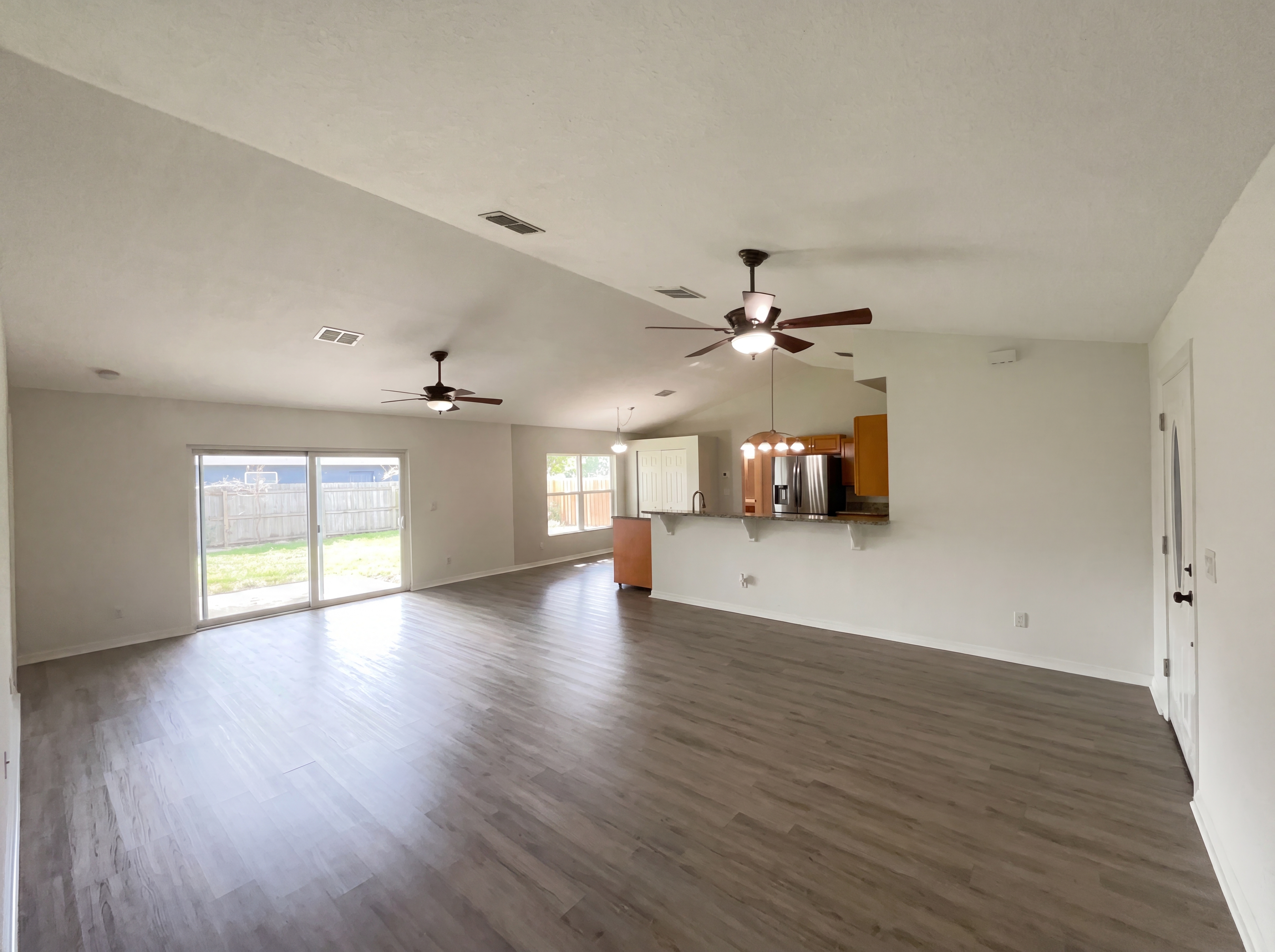 Photo 6 of 25 of 1801 Missouri Ave, Saint Cloud, FL
