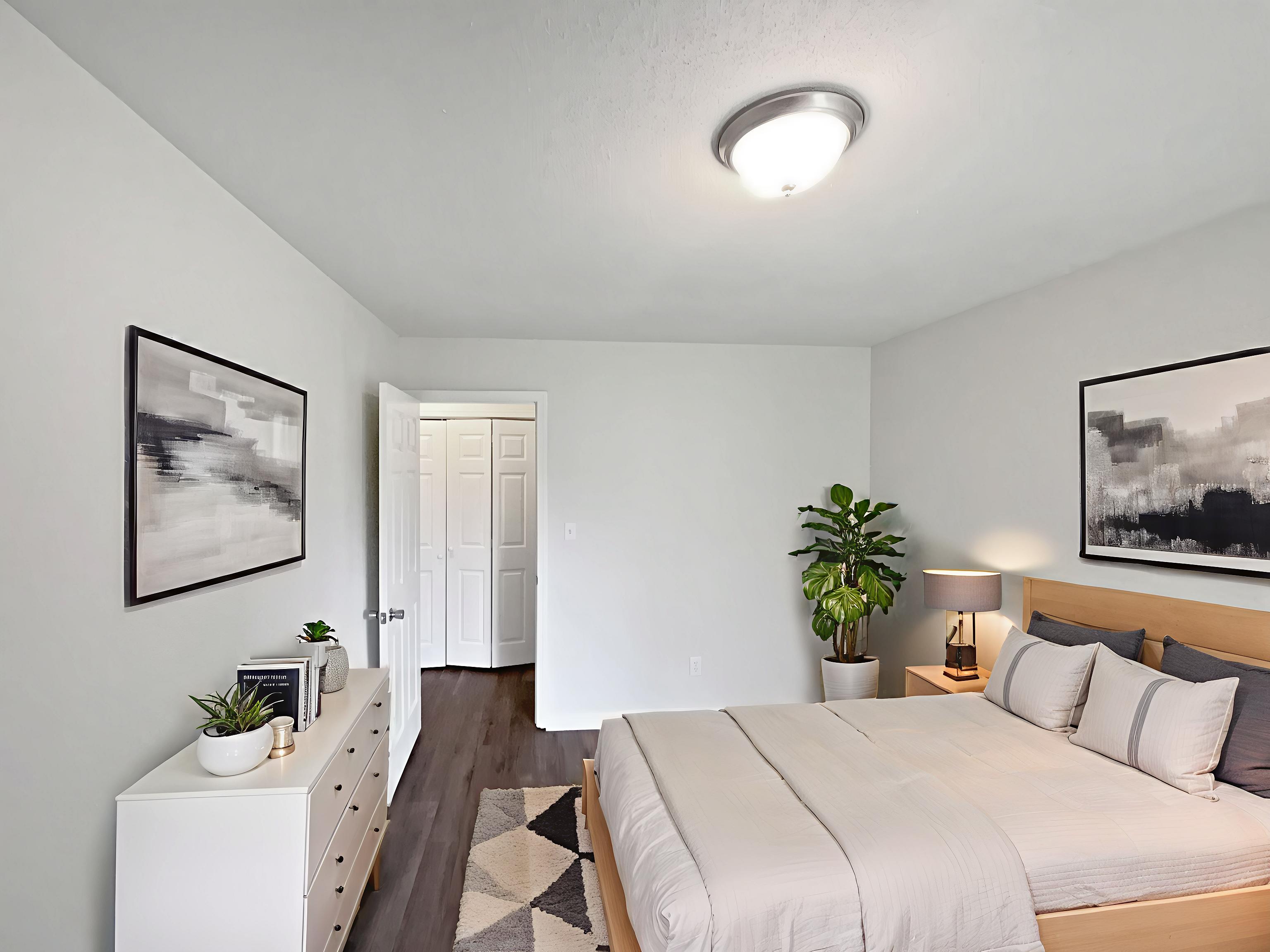 Photo 4 of 19 of 6880 Ironwood Cir, Greensboro, NC