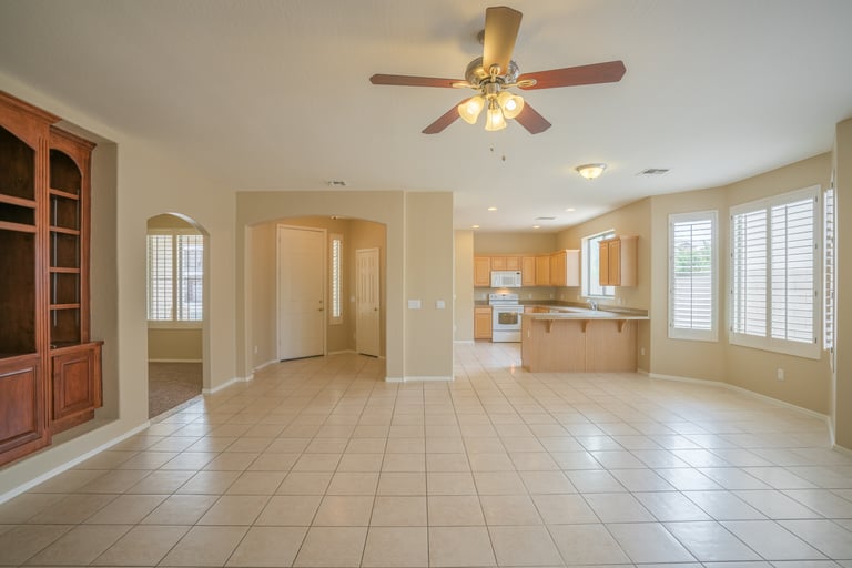 Photo 6 of 30 - 14226 Shaw Butte Dr N, Surprise, AZ 85379