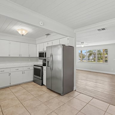 Property photo 2 of 767 Rolling Hill Dr