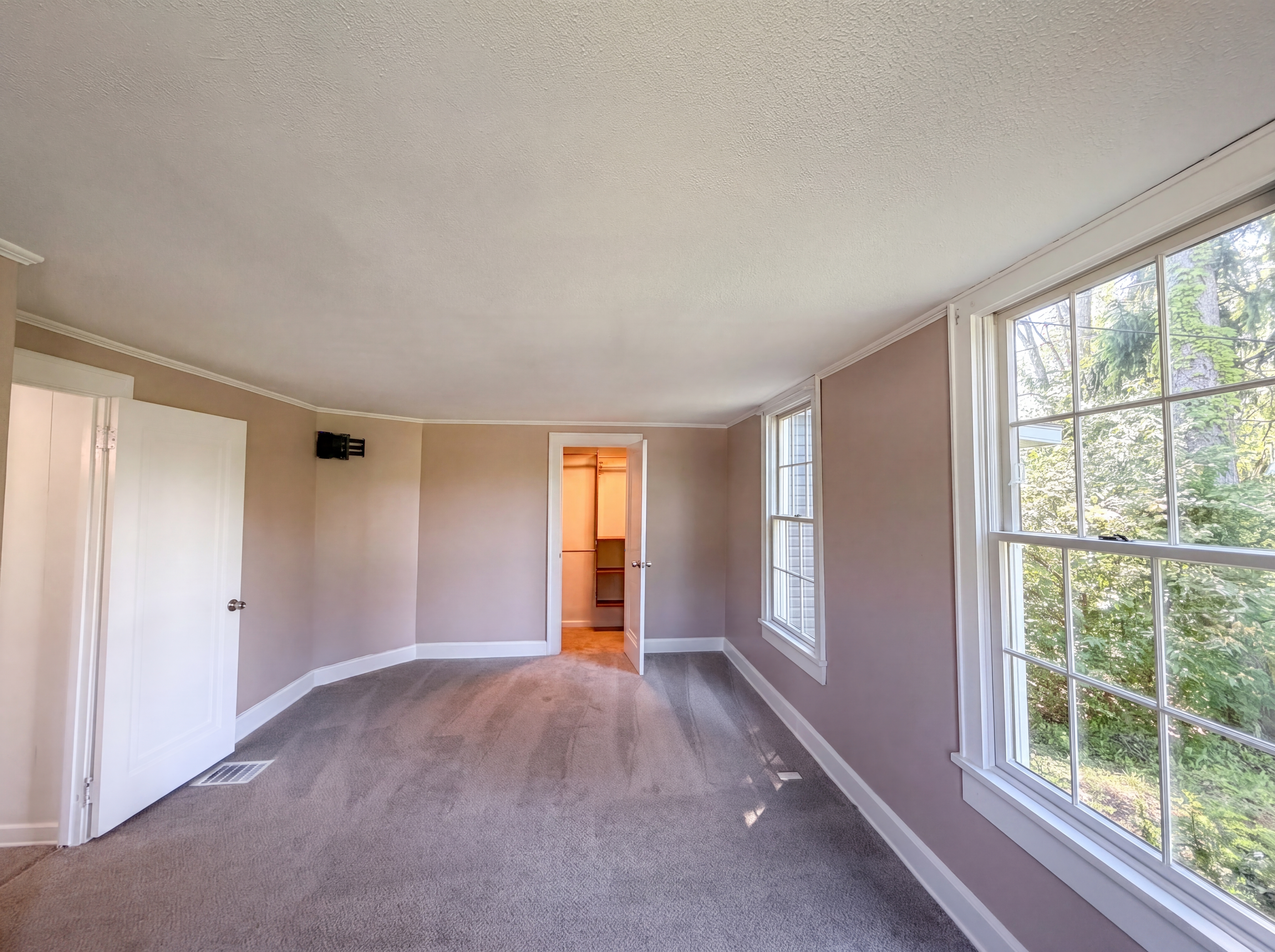 Photo 12 of 31 of 23691 Redfern Rd, Columbia Station, OH