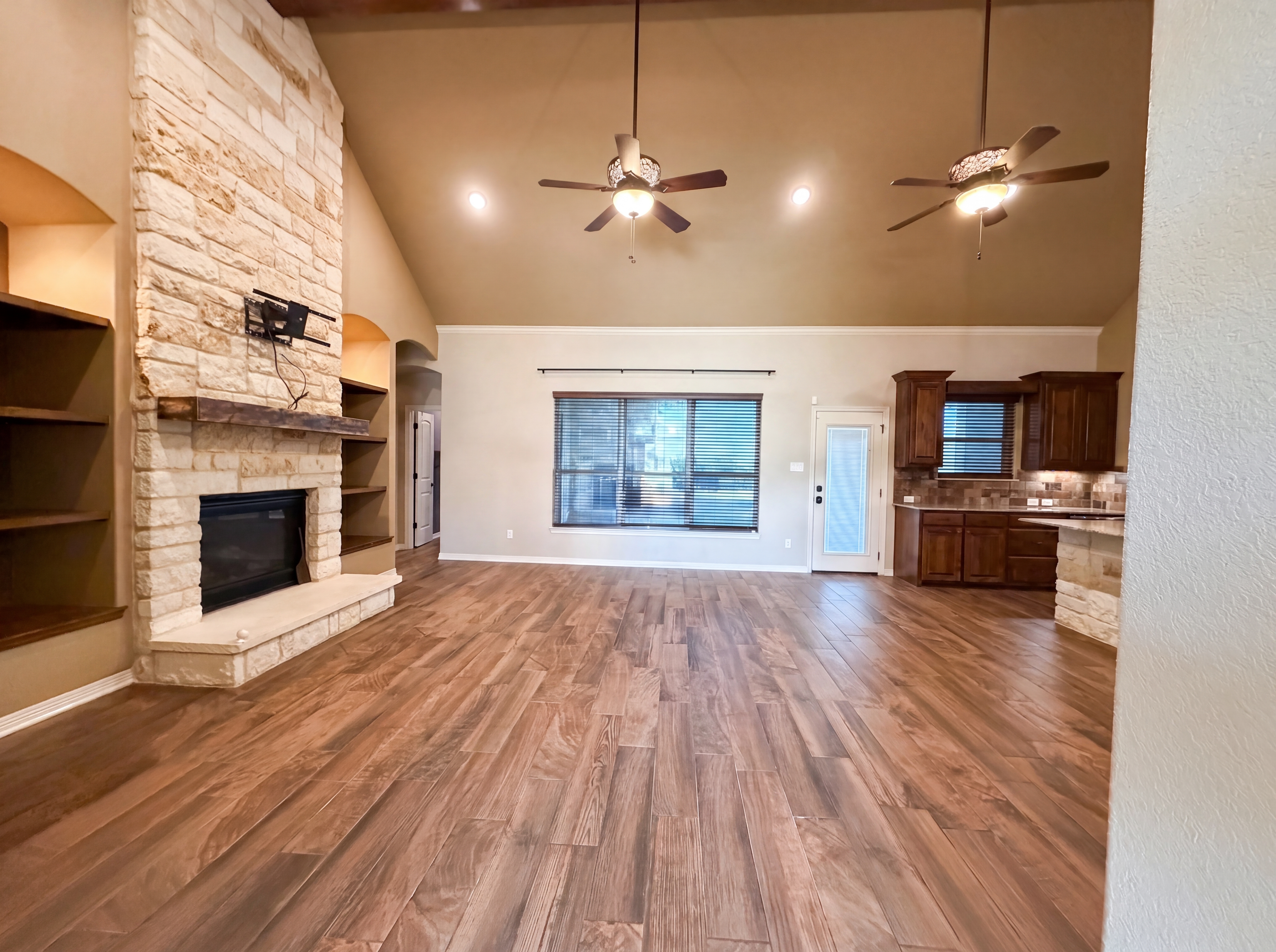 Photo 7 of 23 of 1622 Lacy Ridge Dr, Belton, TX