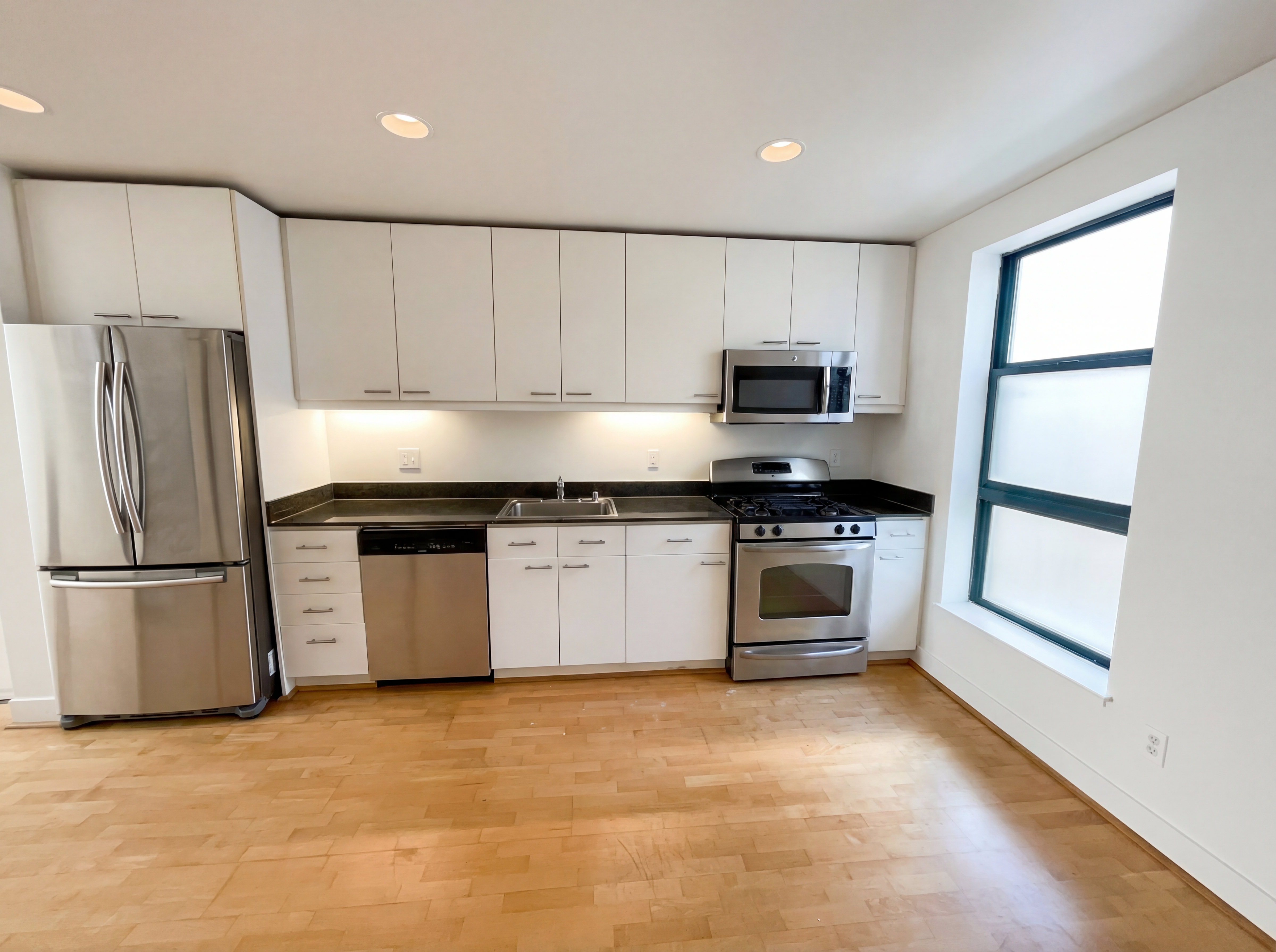 Photo 2 of 24 of 161 Gilbert St, San Francisco, CA