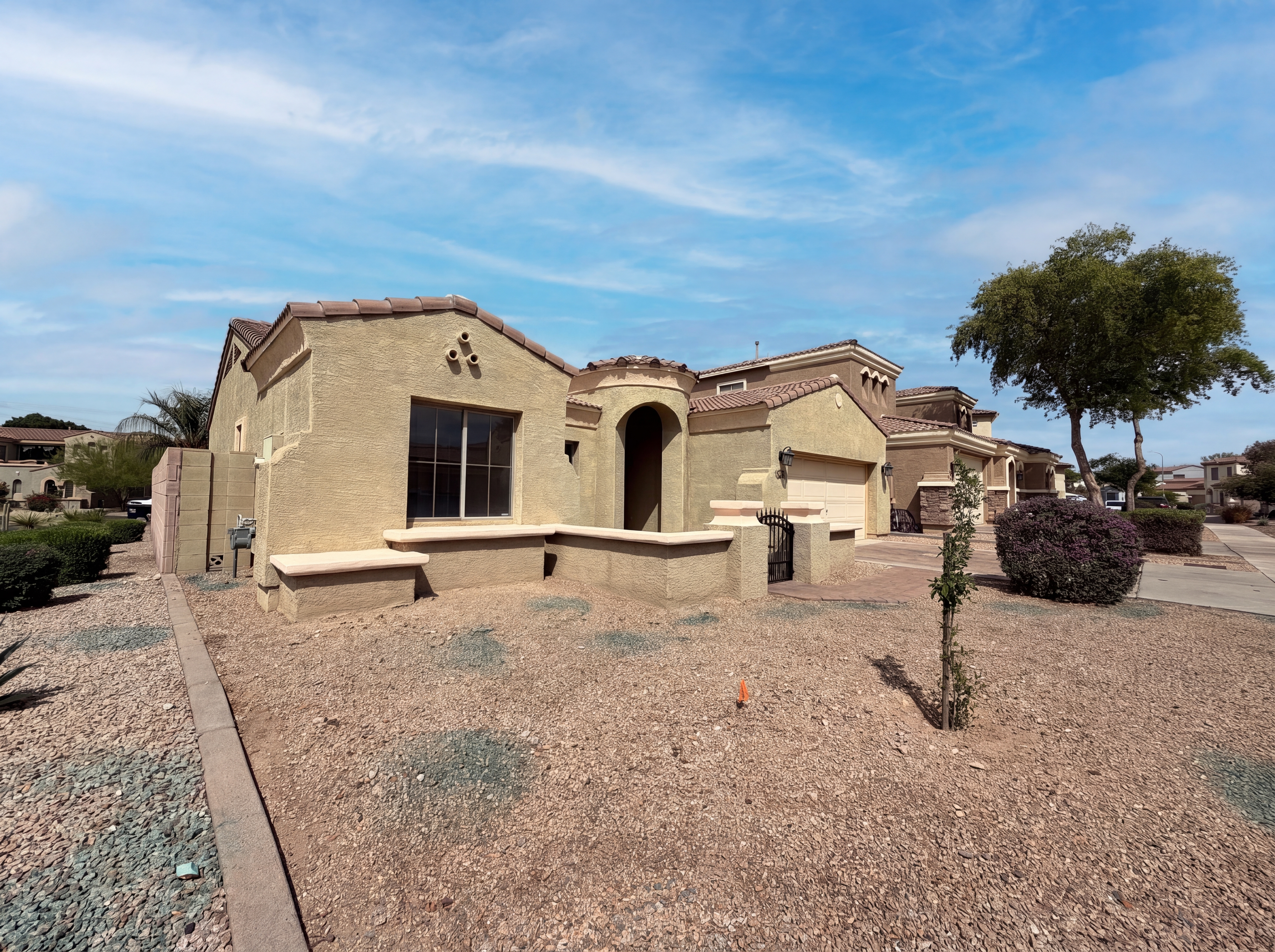Photo 18 of 22 of 606 W Beautiful Ln, Phoenix, AZ
