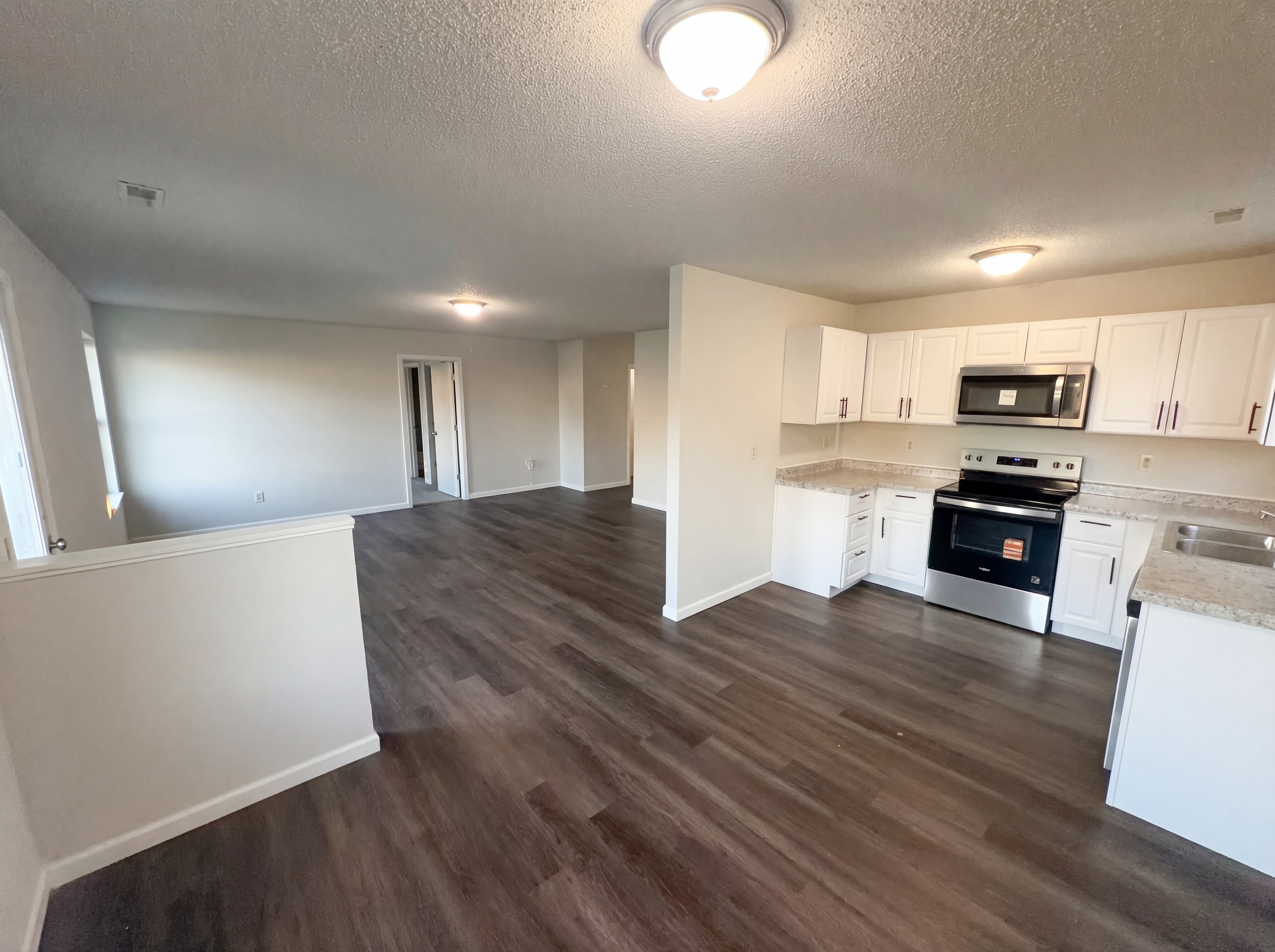 Photo 10 of 20 of 6654 Hazelhatch Dr, Indianapolis, IN