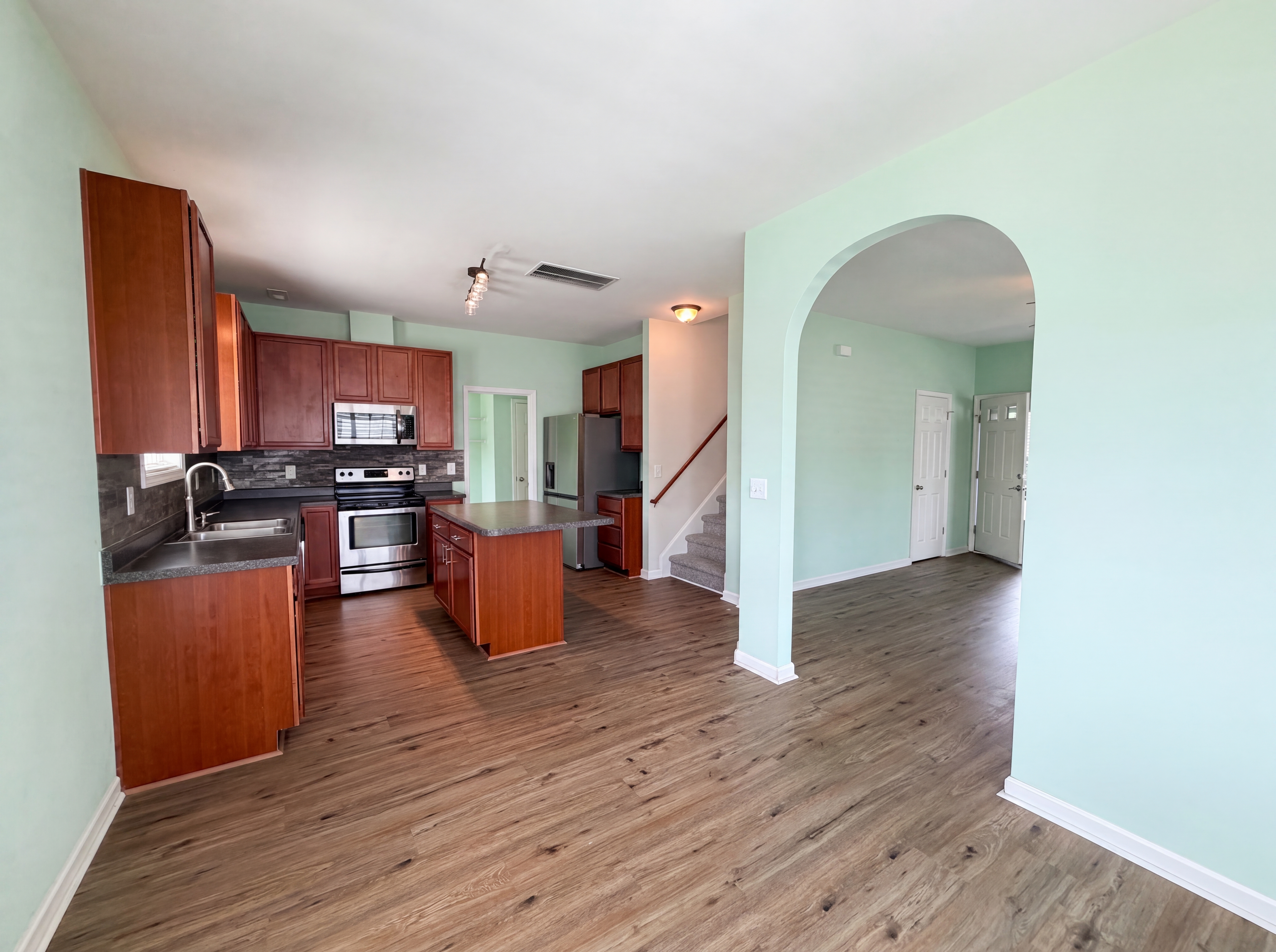 Photo 6 of 17 of 1305 Silver Dr, Mebane, NC