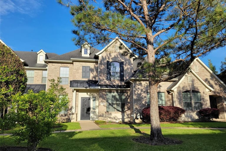 2404 Clippers Sq, Houston, TX 77058 Opendoor