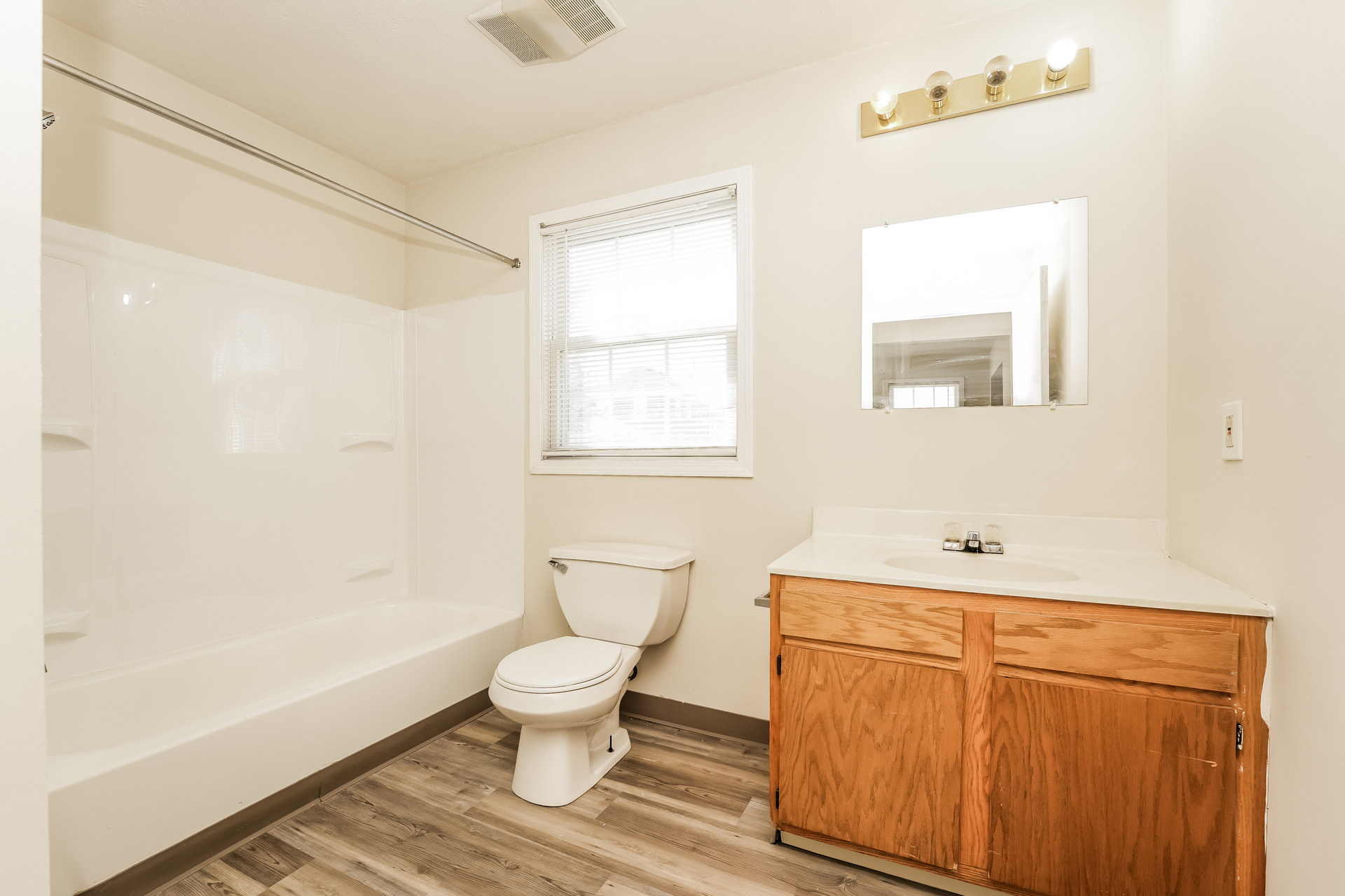 Photo 17 of 21 of 2437 E 64th St, Cleveland, OH