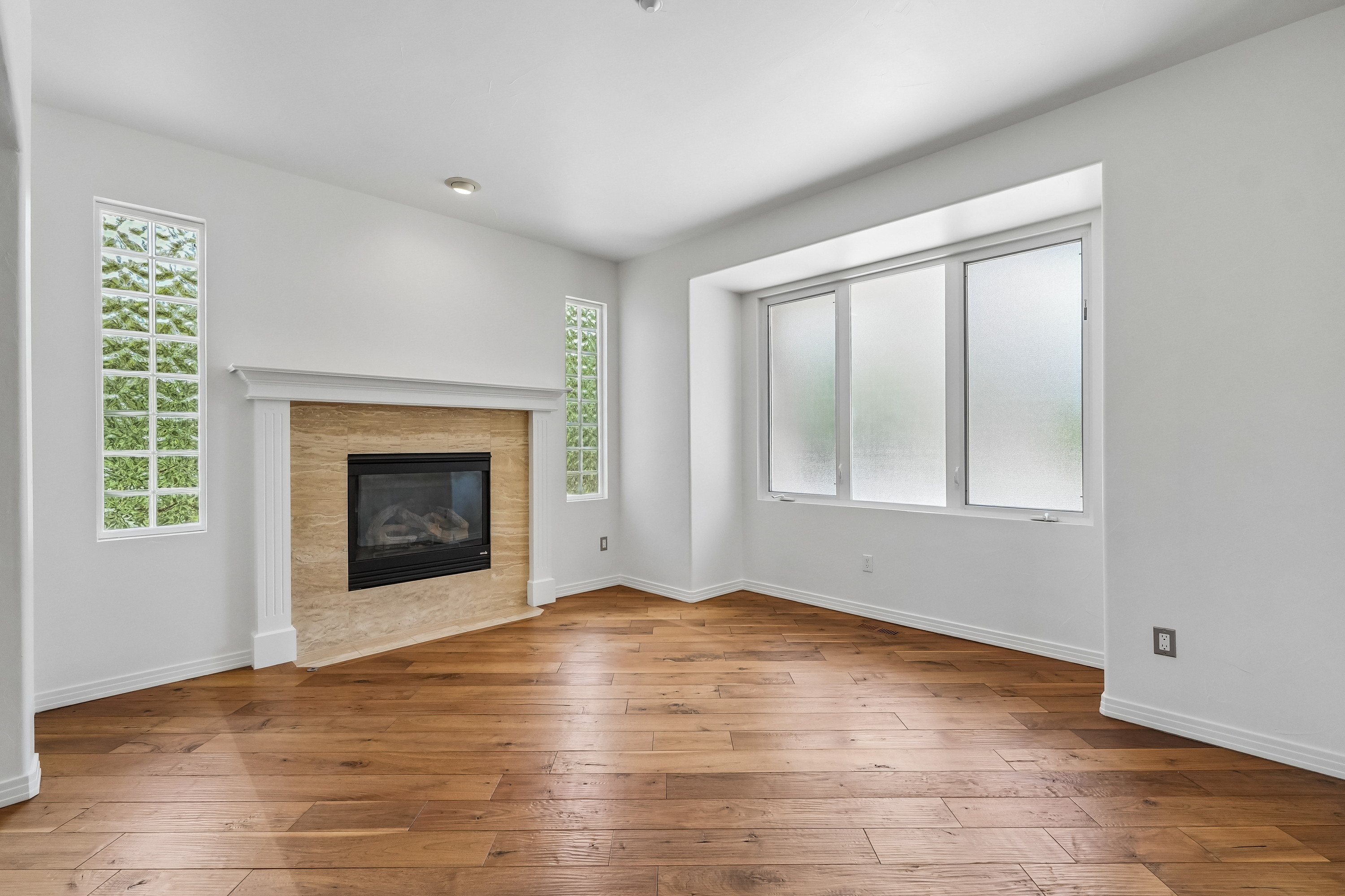 Photo 17 of 80 of 4730 Tierra Alta Dr, Castle Rock, CO