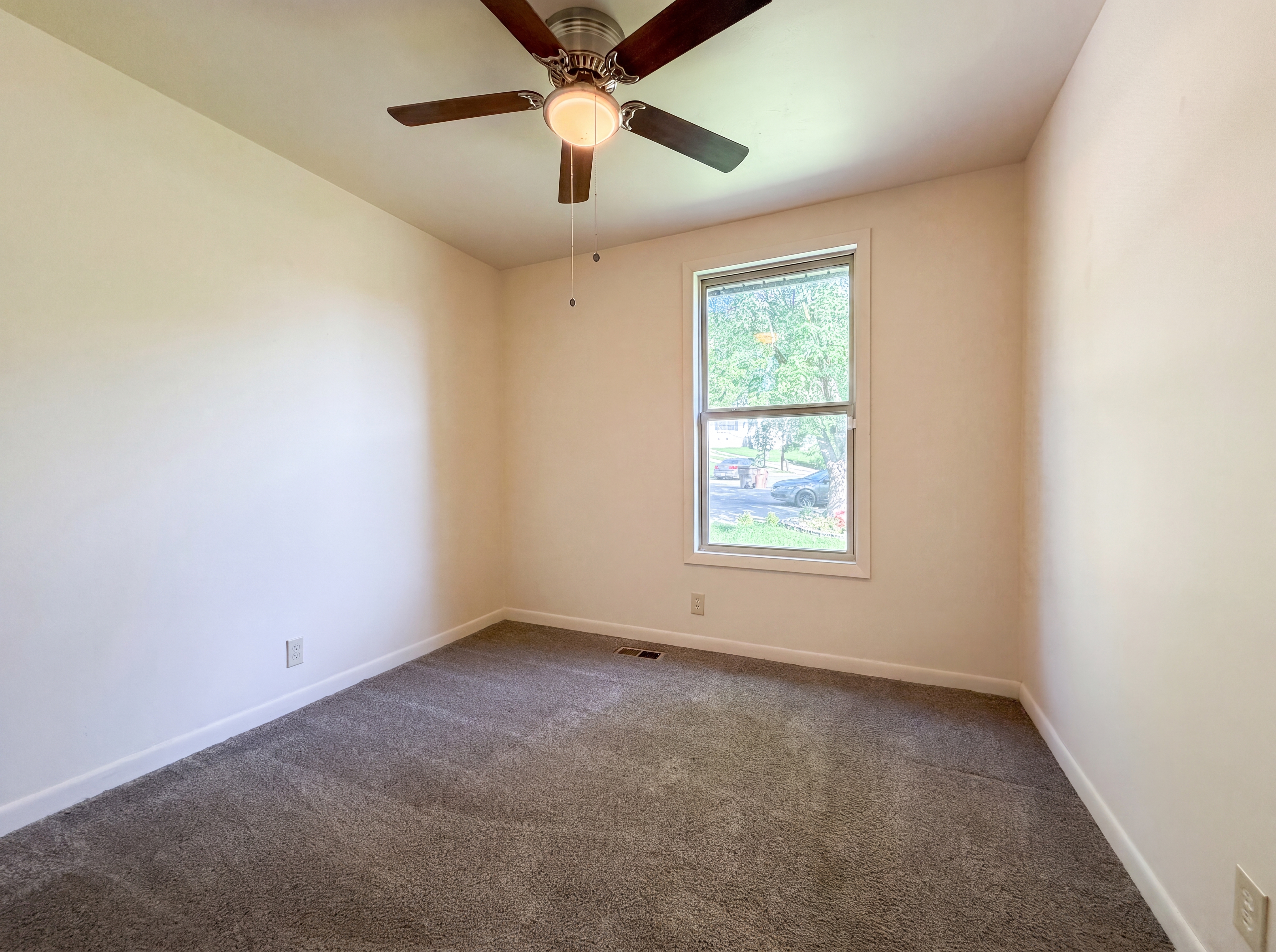 Photo 9 of 17 of 4116 Buenaview Ct, Nashville, TN