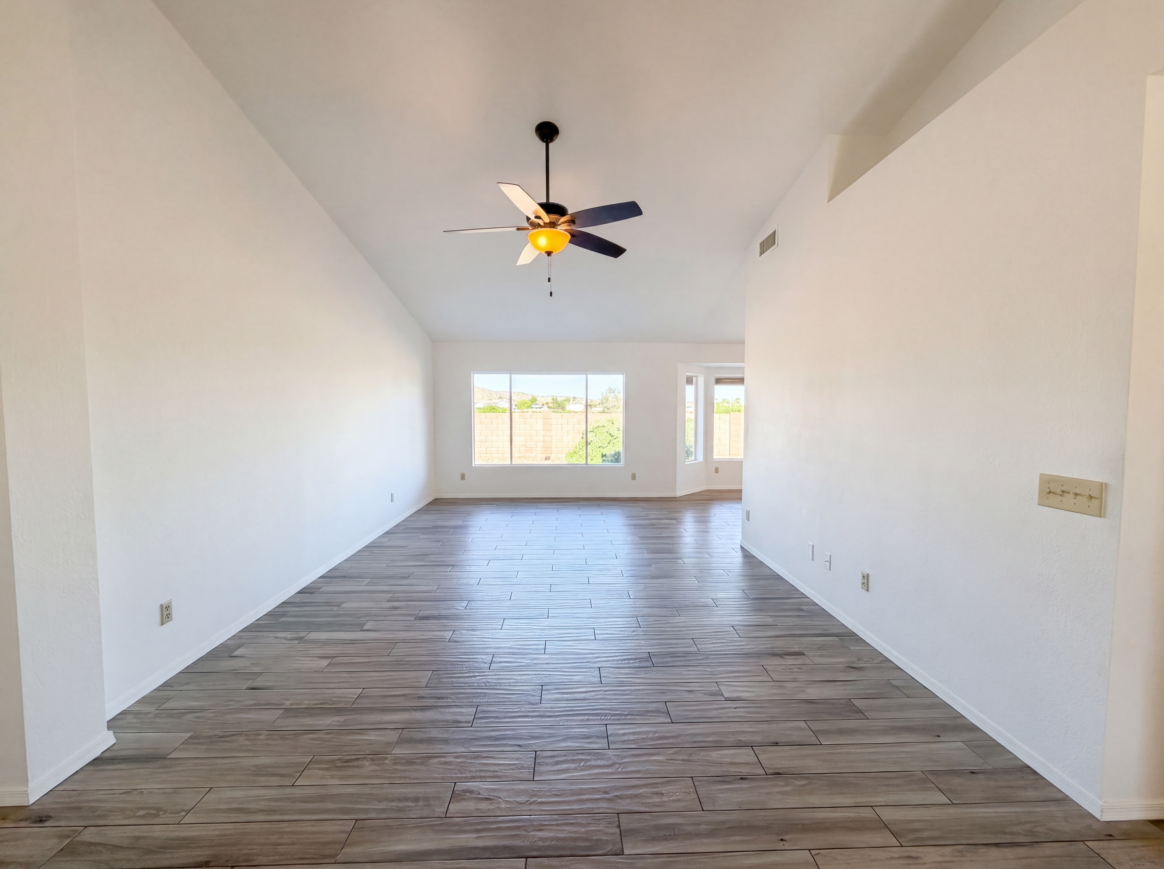 Photo 6 of 20 of 23626 N 45th Ave, Glendale, AZ