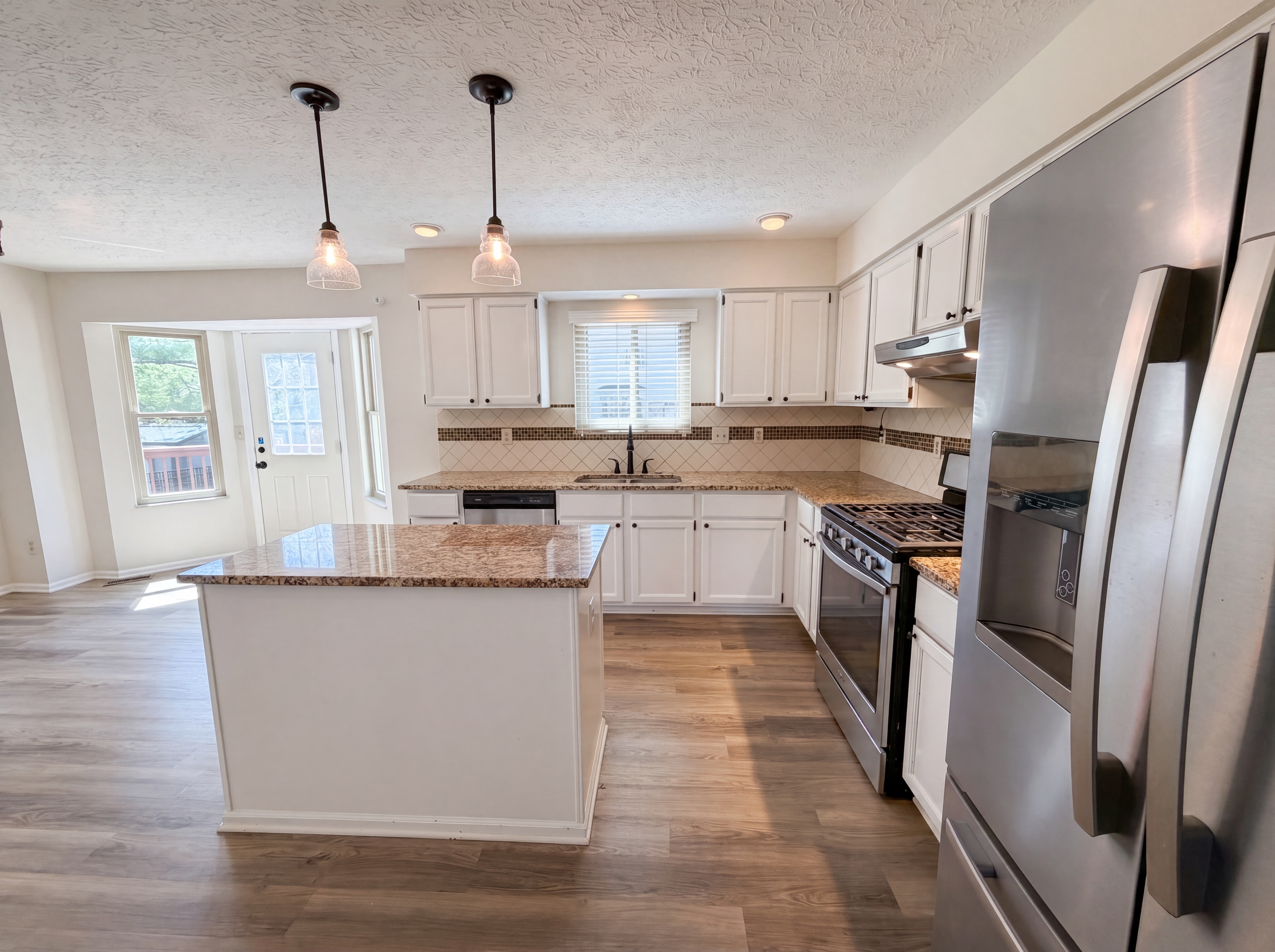 Photo 2 of 29 of 4976 Vicksburg Ln, Hilliard, OH