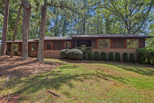 Photo 1 of 30 of 585 Buckeye Cir SE, Conyers, GA
