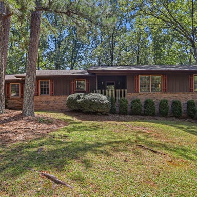 Property photo 1 of 585 Buckeye Cir SE