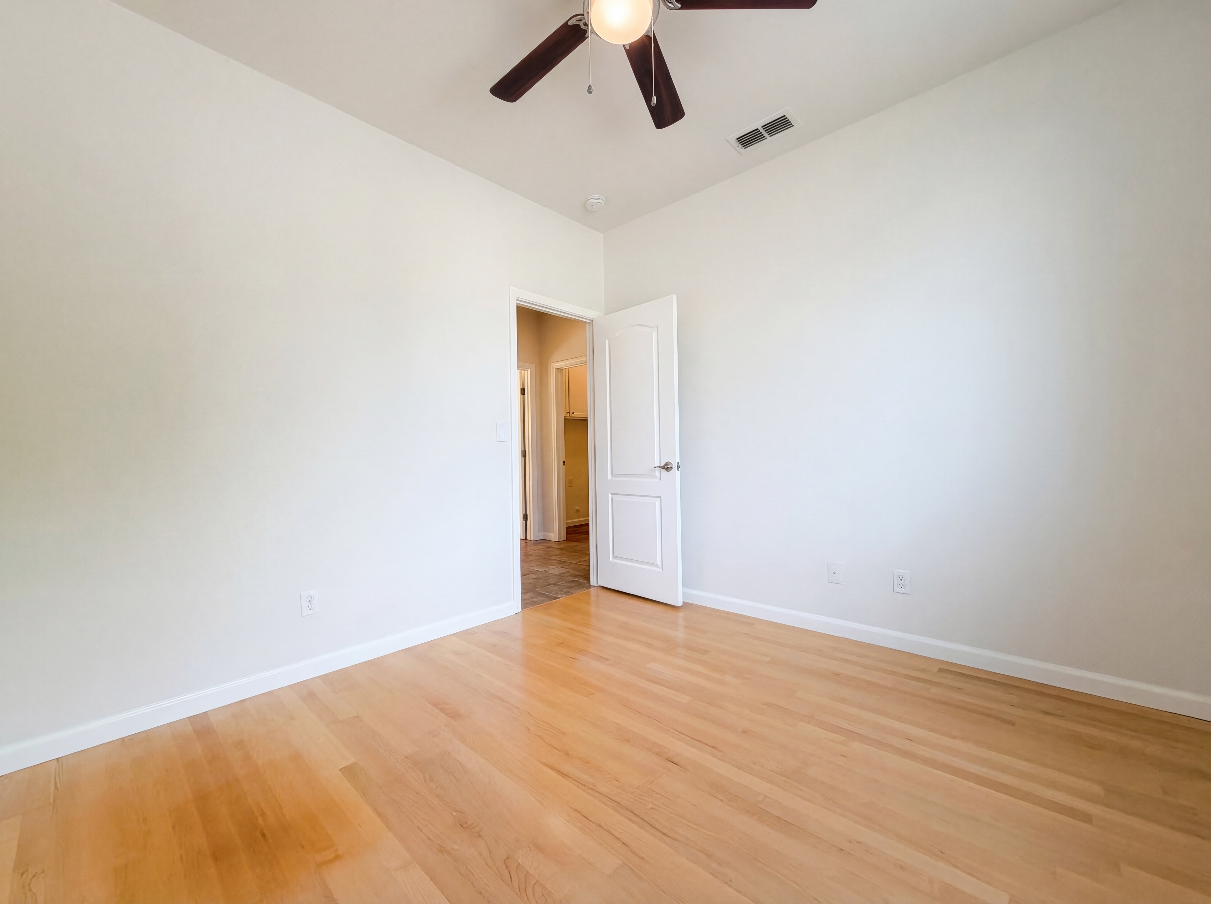 Photo 14 of 22 of 400 Caravaggio Cir, Sacramento, CA