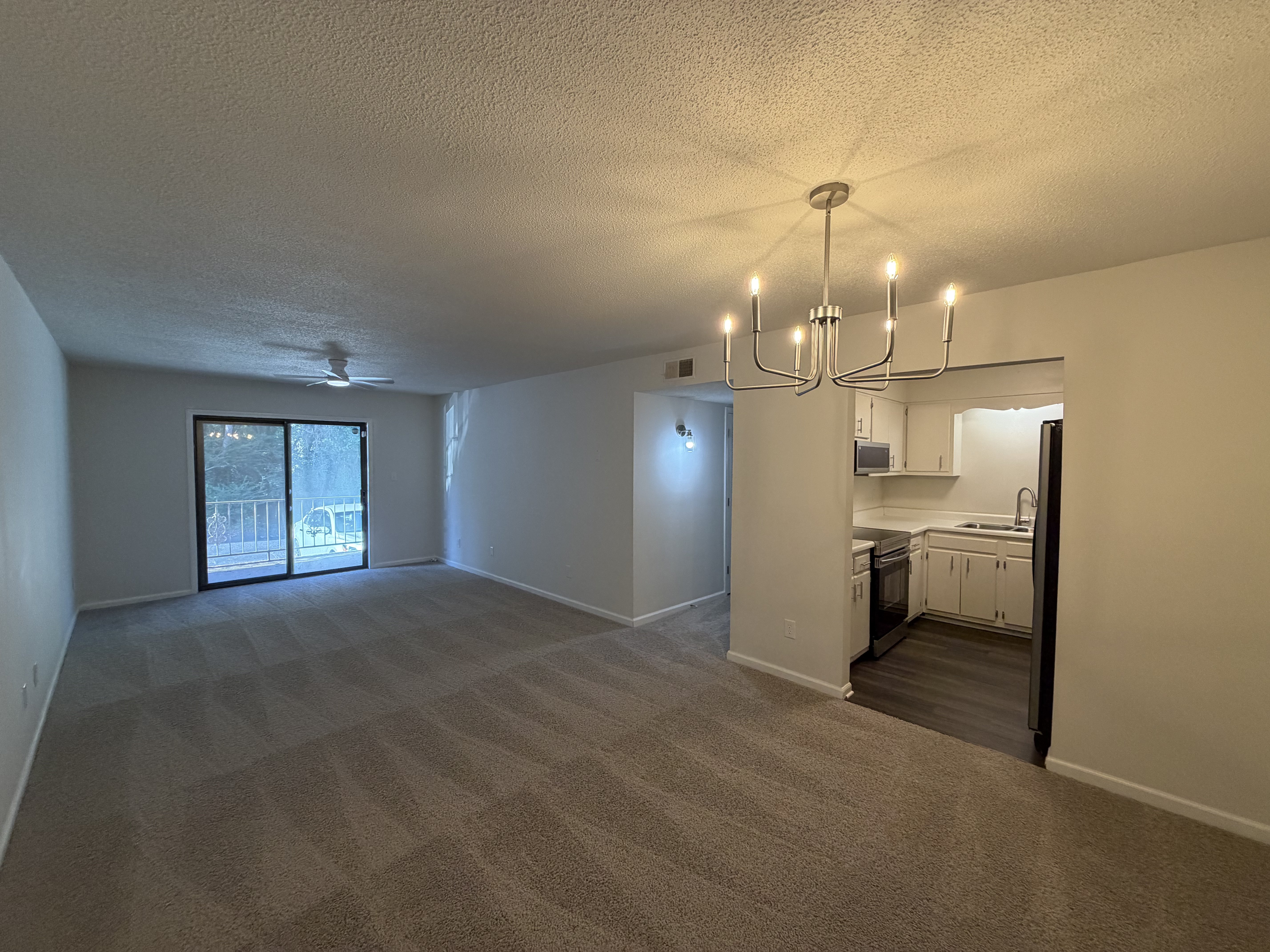 Photo 3 of 19 of 101 Carriage House Dr, Kannapolis, NC