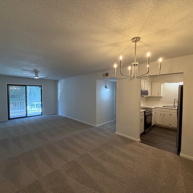Property photo 3 of 101 Carriage House Dr