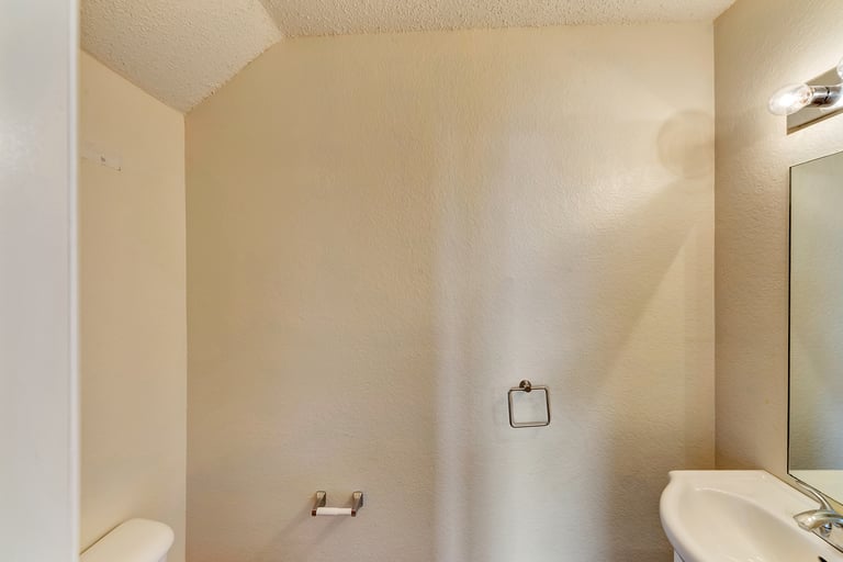 Photo 31 of 33 - 2056 Crosbyton Ln, Grand Prairie, TX 75052