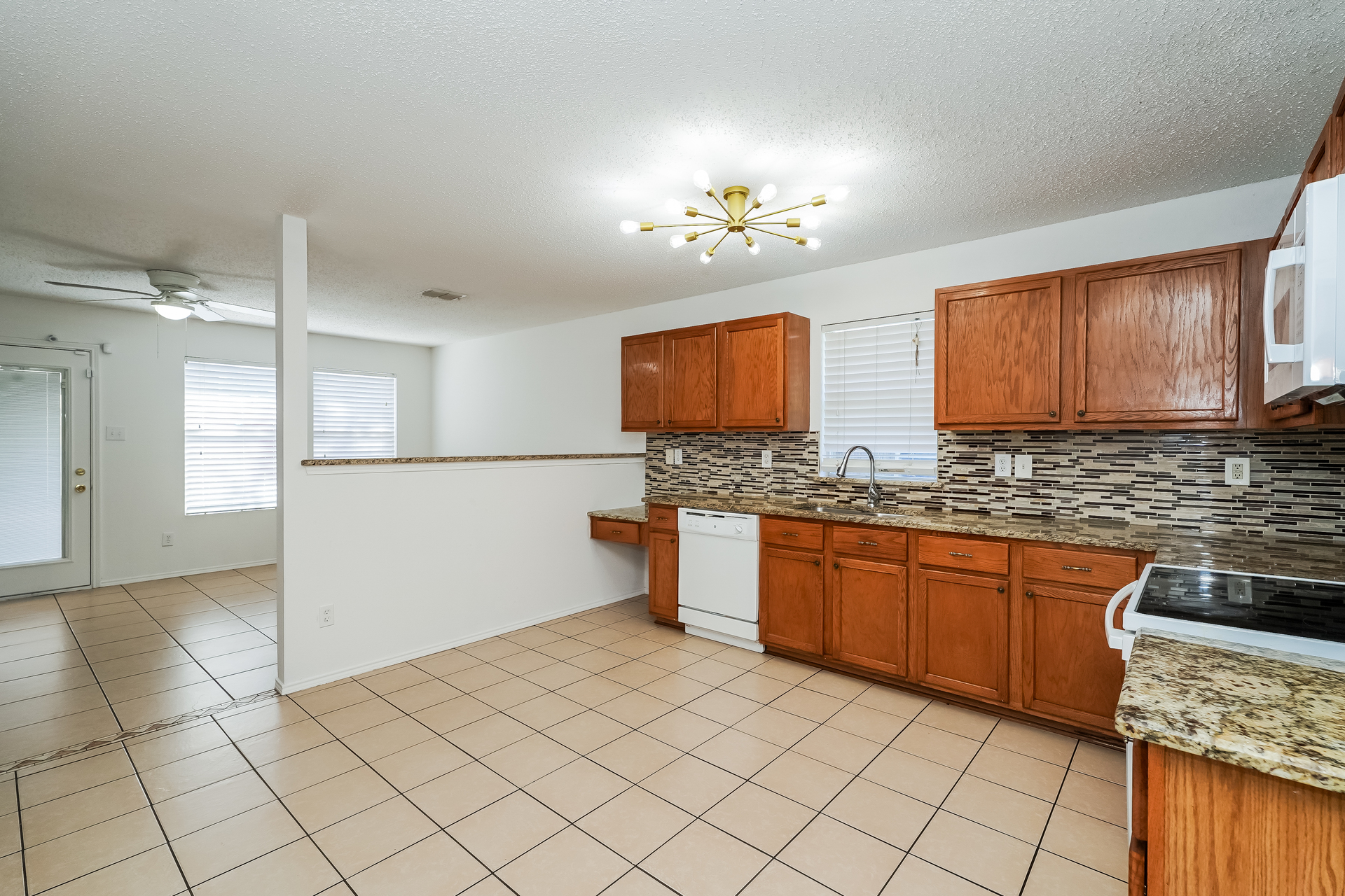 Photo 19 of 21 of 8717 Hunters Creek Dr, Fort Worth, TX