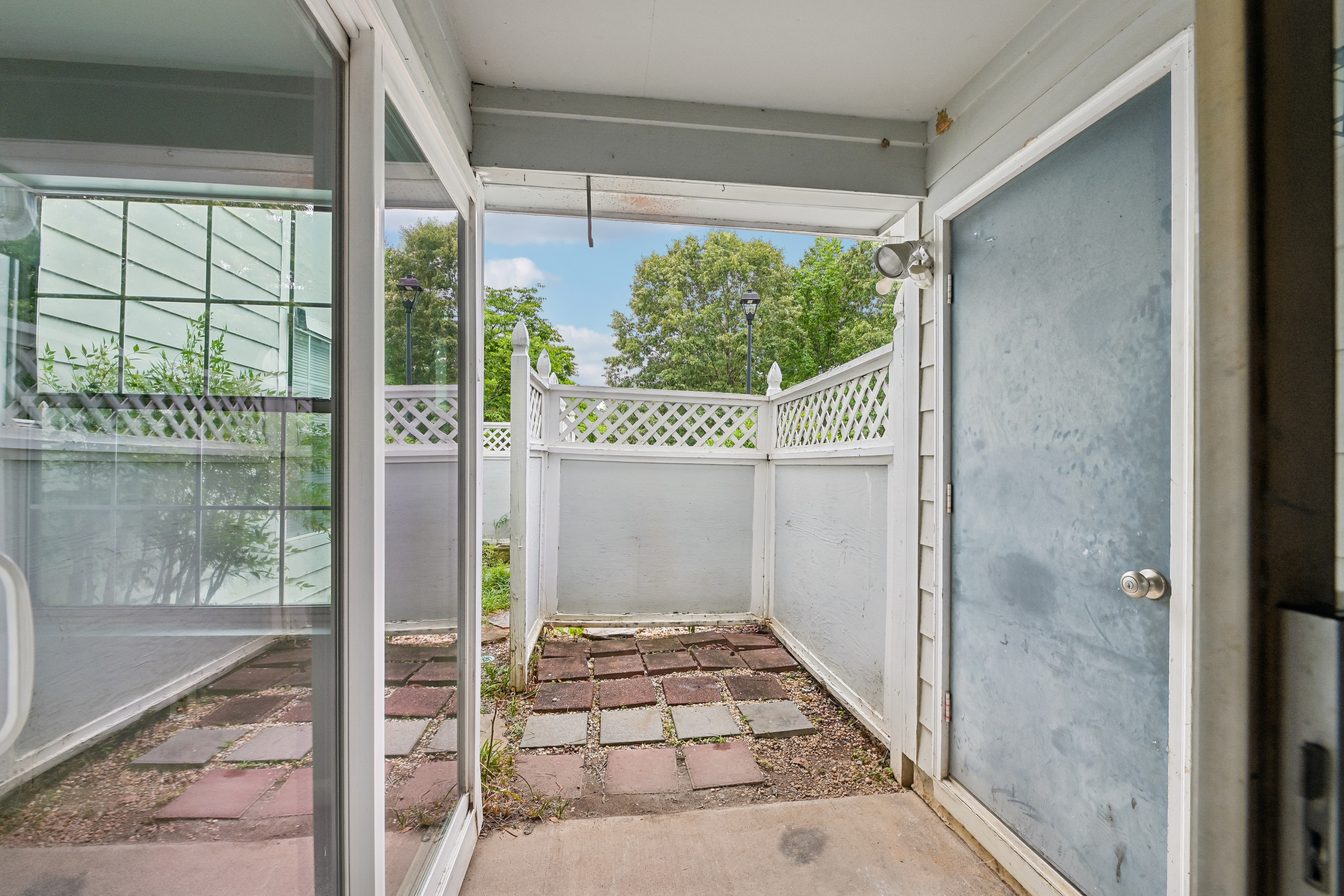 Photo 8 of 27 of 4900 Avenida Del Sol Dr, Raleigh, NC