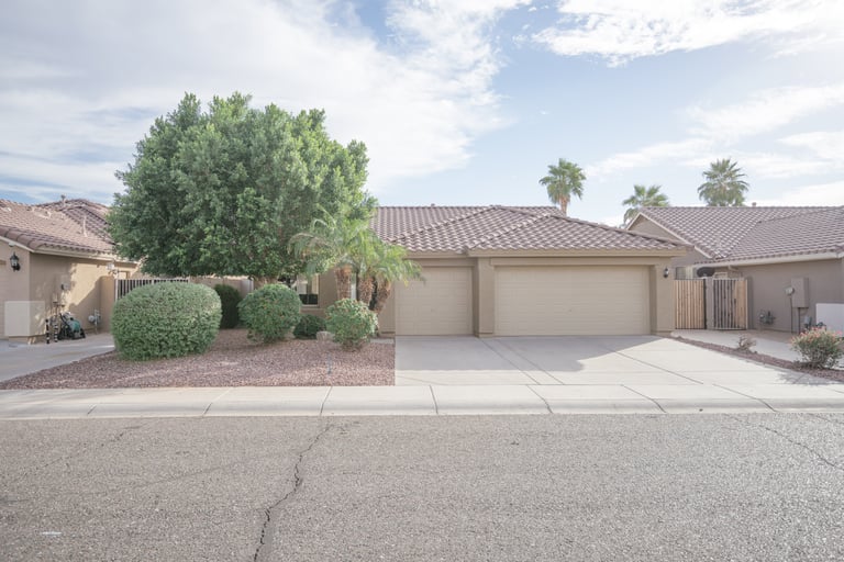 Photo 1 of 23 - 5413 W Angela Dr, Glendale, AZ 85308